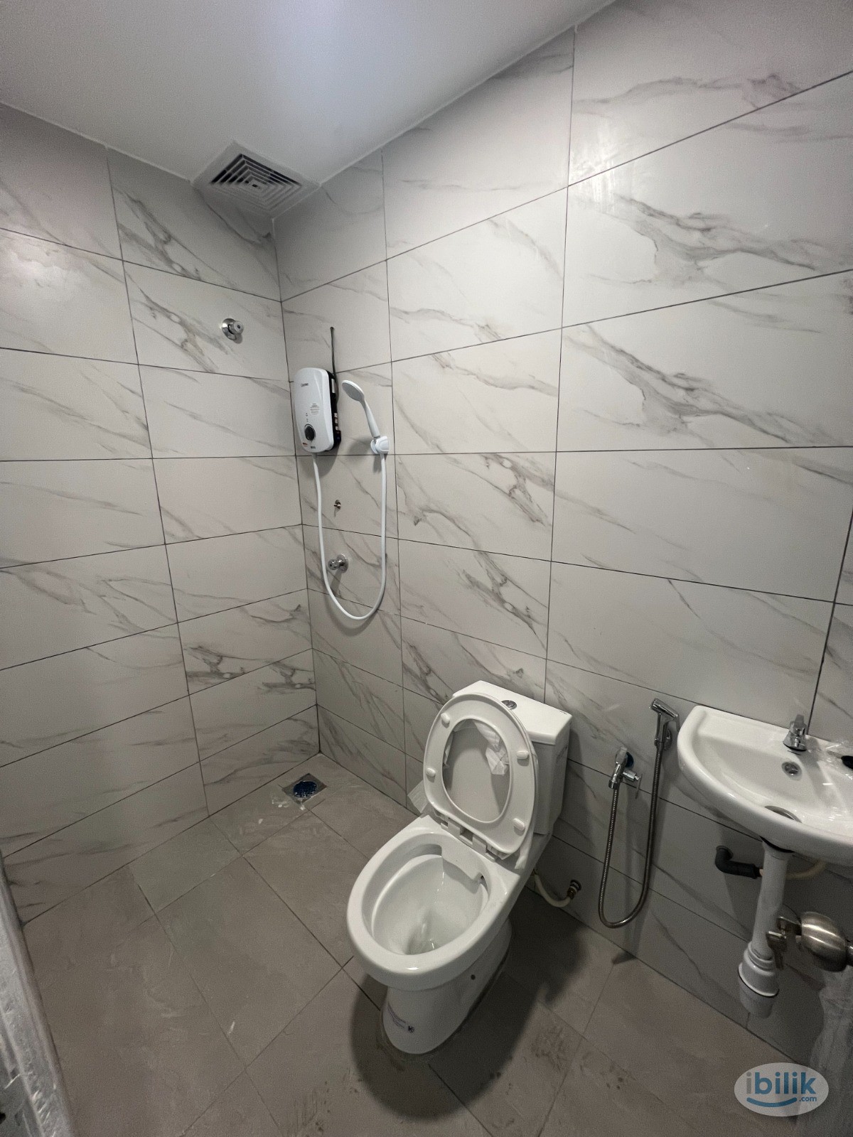 Master Room at Jalan Klang Lama, Petaling Jaya - Image 2
