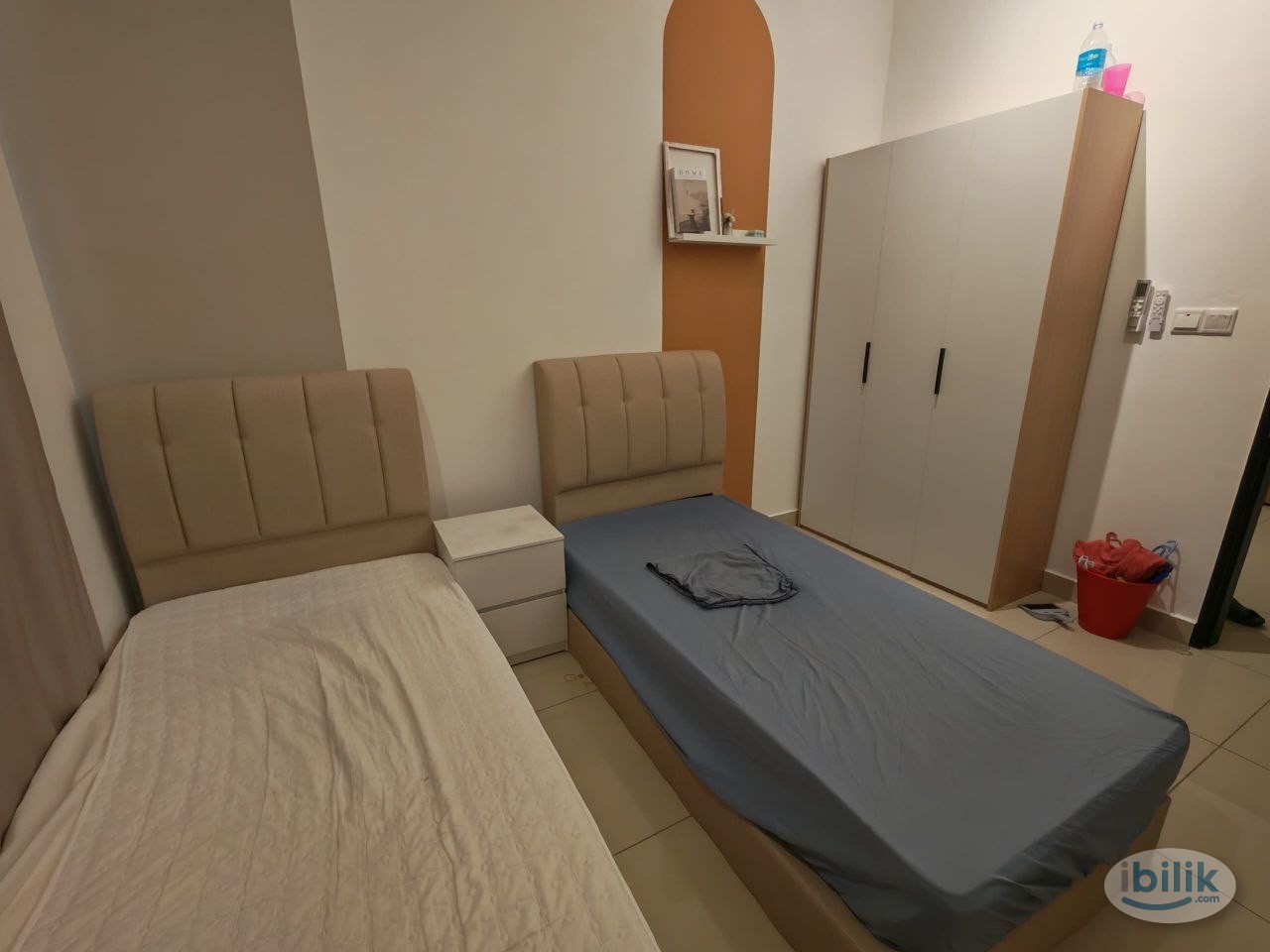 Walk to CIQ , Low Deposit, Free Wifi - Image 1