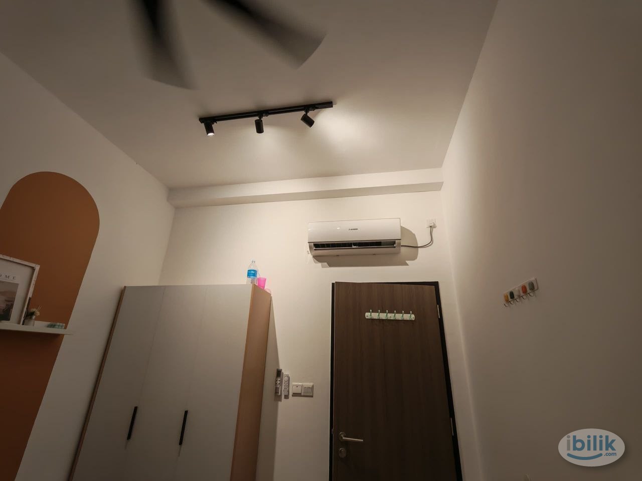 Walk to CIQ , Low Deposit, Free Wifi - Image 2