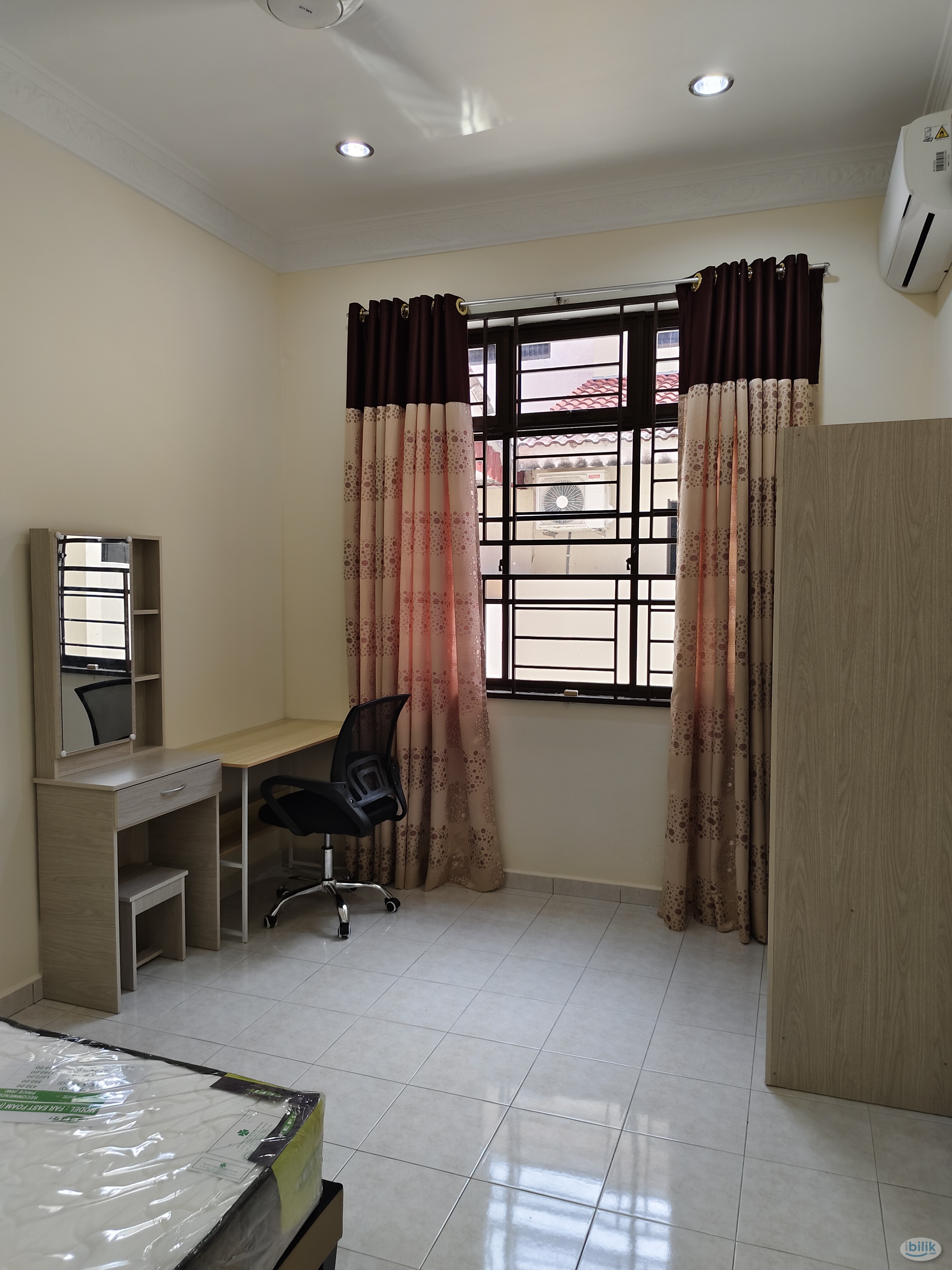 Middle Room at Kulim Hitech Area - Image 3