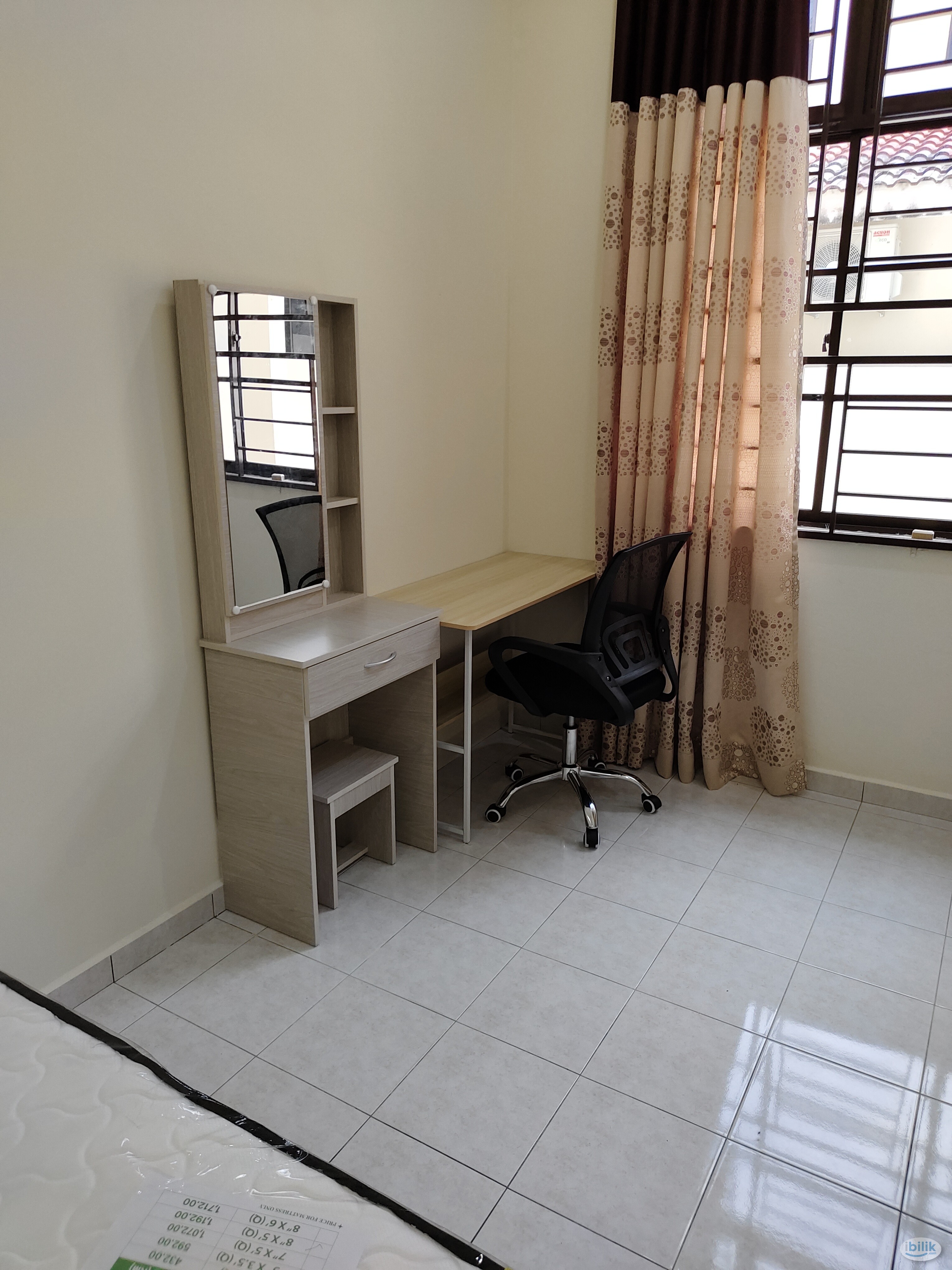 Middle Room at Kulim Hitech Area - Image 4