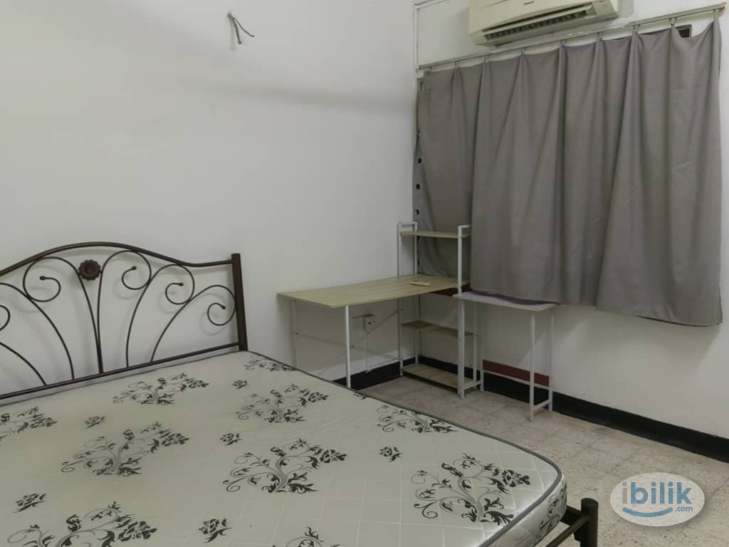 Cosy Middle room at PJS 9/18 FEMALE UNIT - Image 2