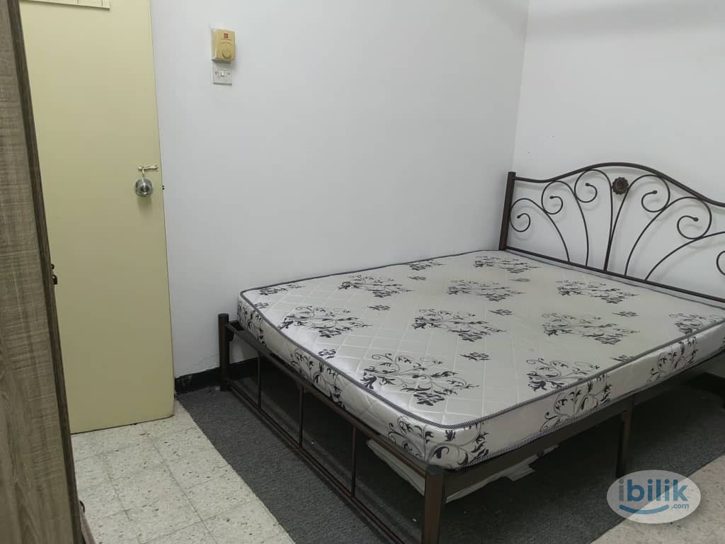 Cosy Middle room at PJS 9/18 FEMALE UNIT - Image 3