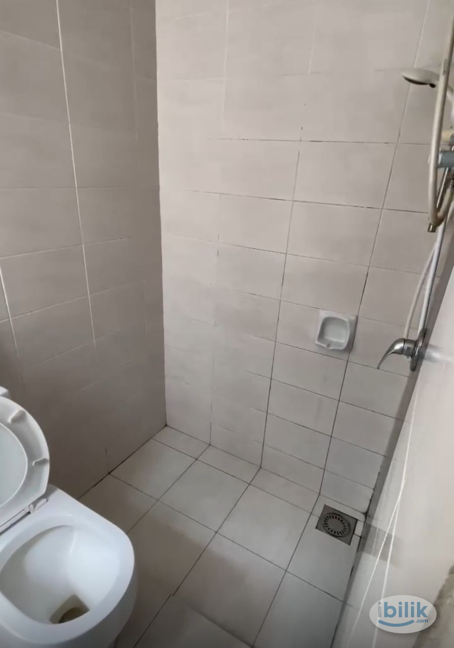 [Master Room w Private Bath] Impian Meridian Usj 1 (Free wifi, Coway Drink Machine) - Image 3