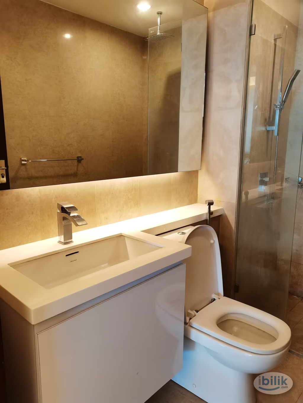 Fully furnished Studio unit Pacific Place Ara Damansara, Petaling Jaya - Image 3