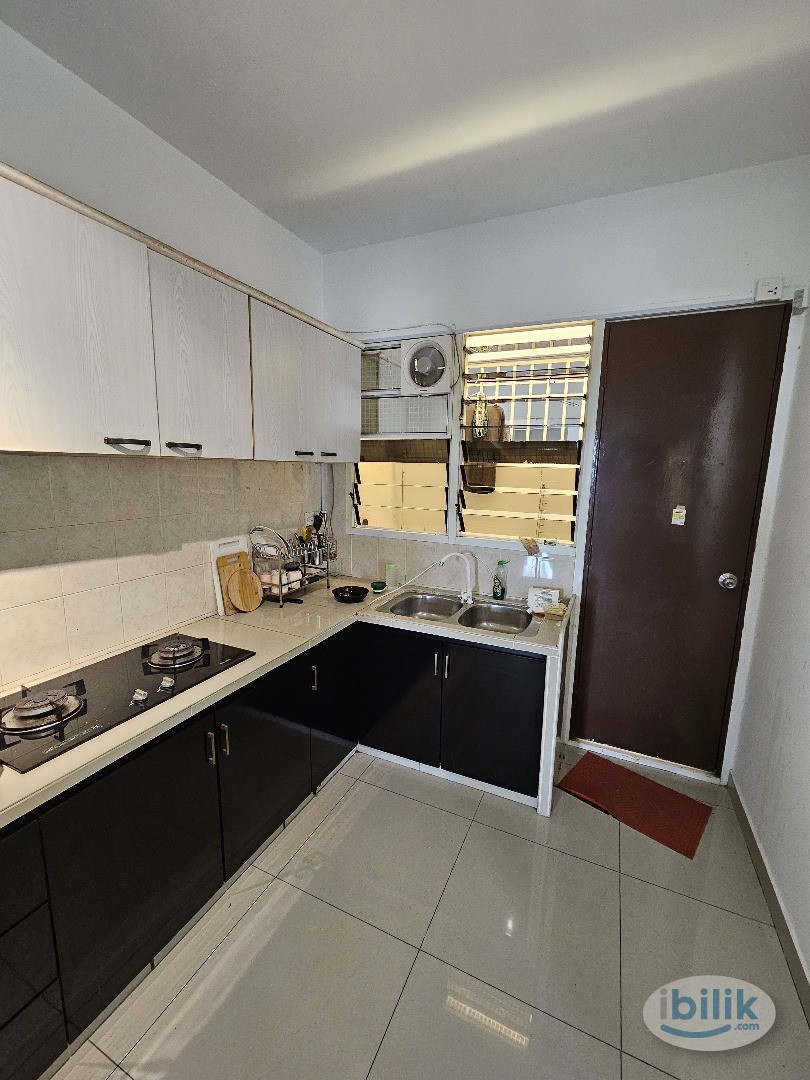 Gurney Park Condo Aircond Middle room include utilities share bathroom FOR FEMALE - Image 3