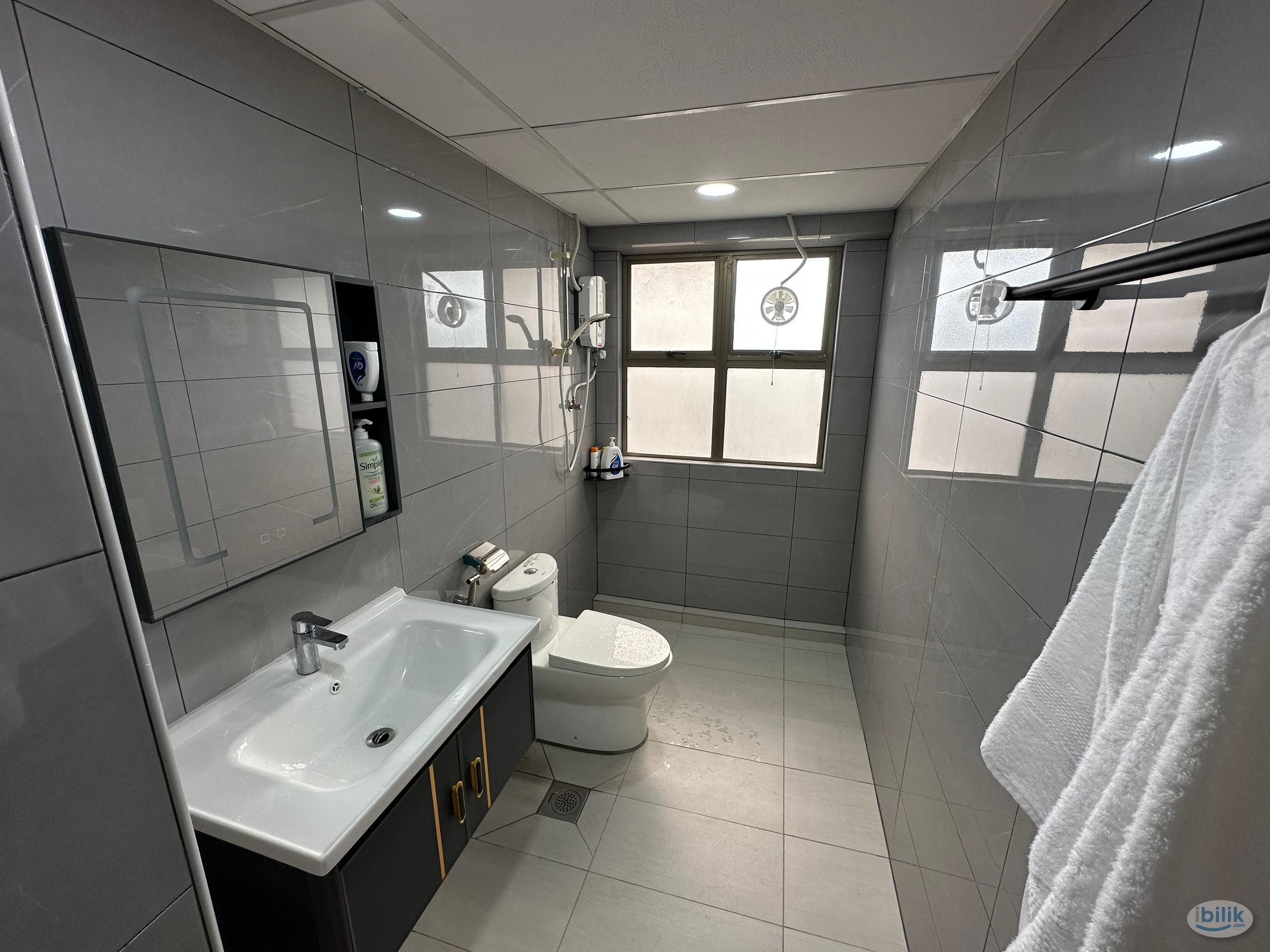 Single Room at Palm Ville, Bandar Kinrara - Image 5