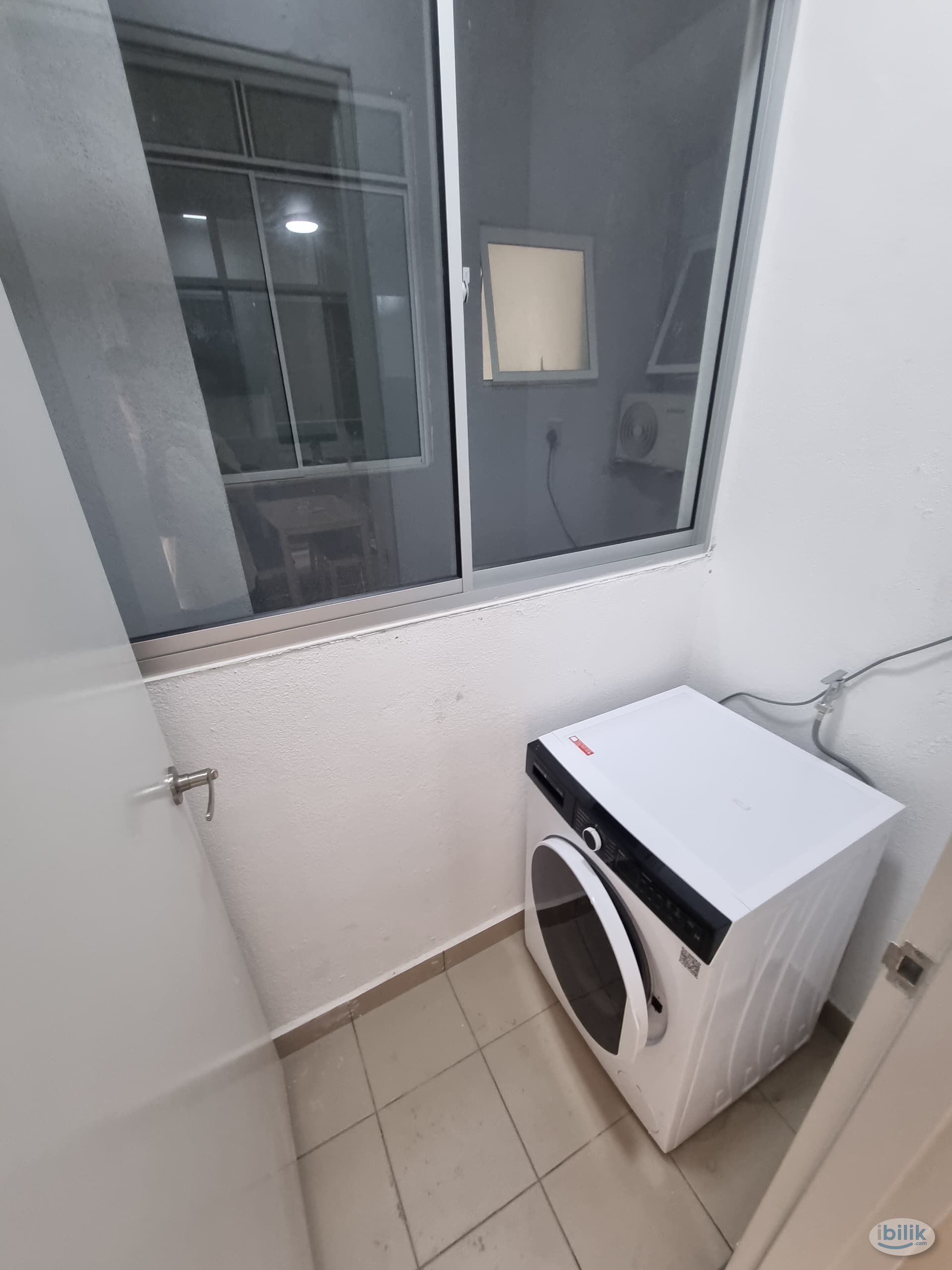 Balcony Room / Male Unit , Fully Furniture - Image 4