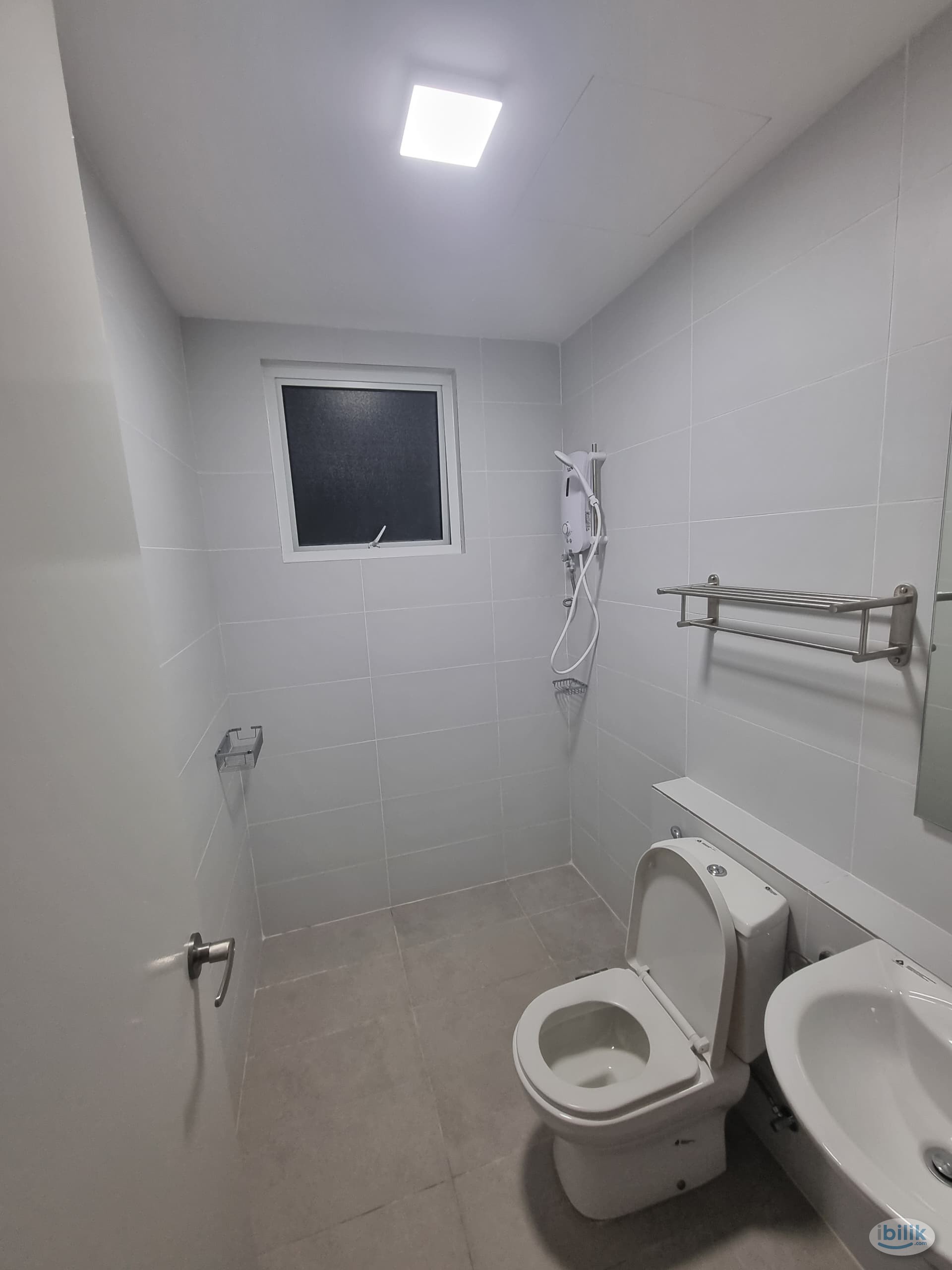 Balcony Room / Male Unit , Fully Furniture - Image 5