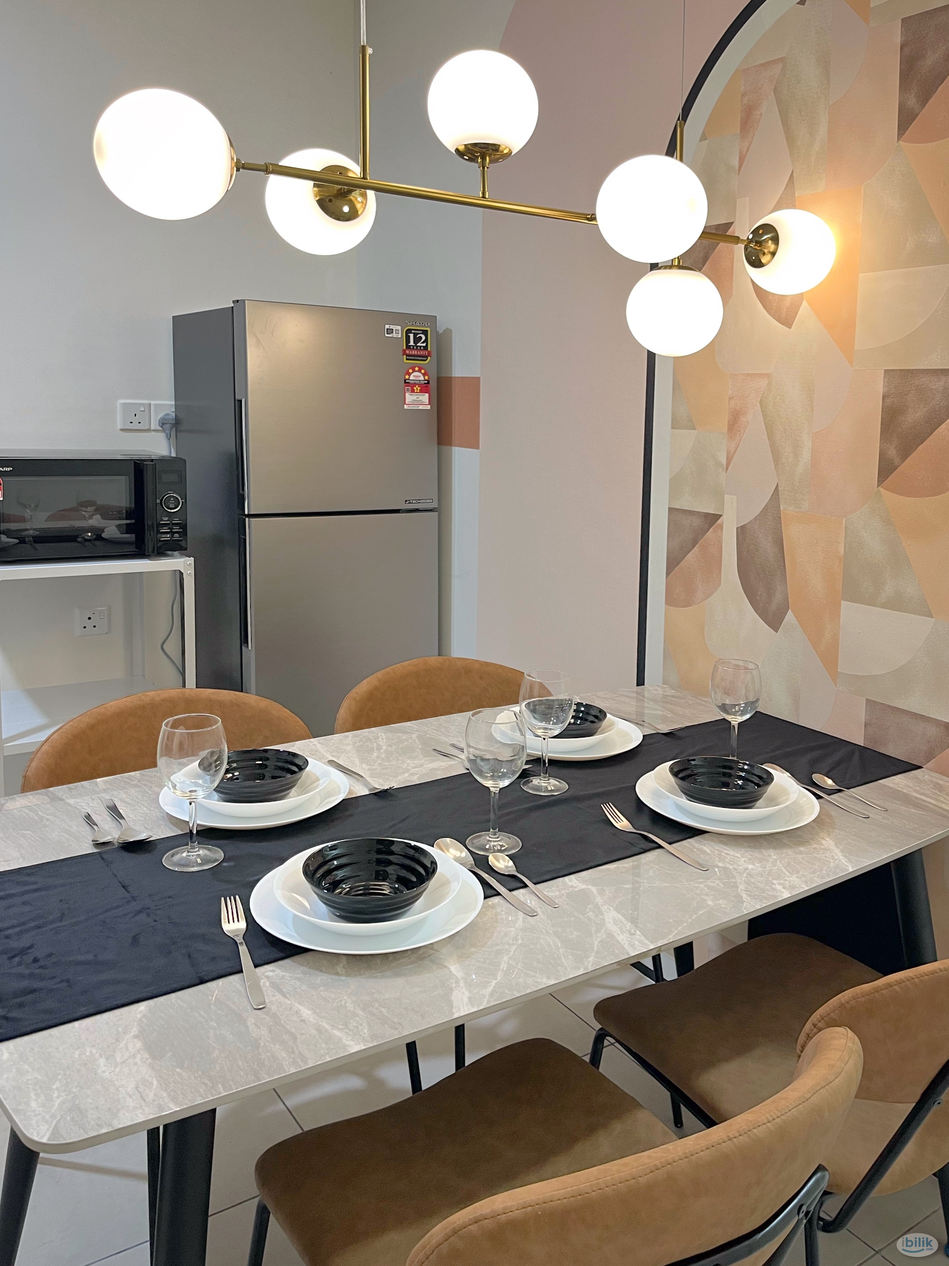 Middle Room at Meta Residences Putra Permai, Seri Kembangan - Image 3
