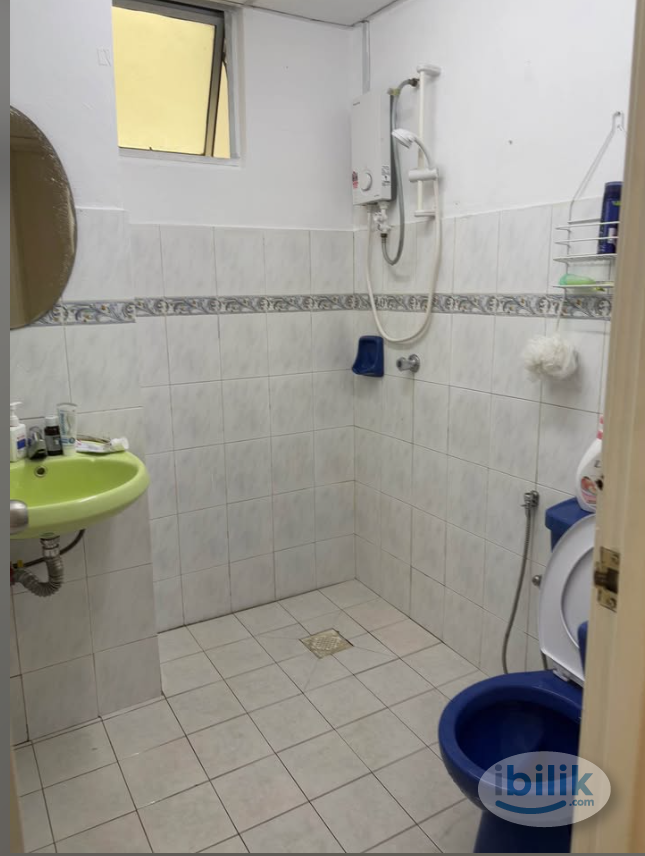 Middle Room at Kelana D'Putera, Kelana Jaya - Image 3