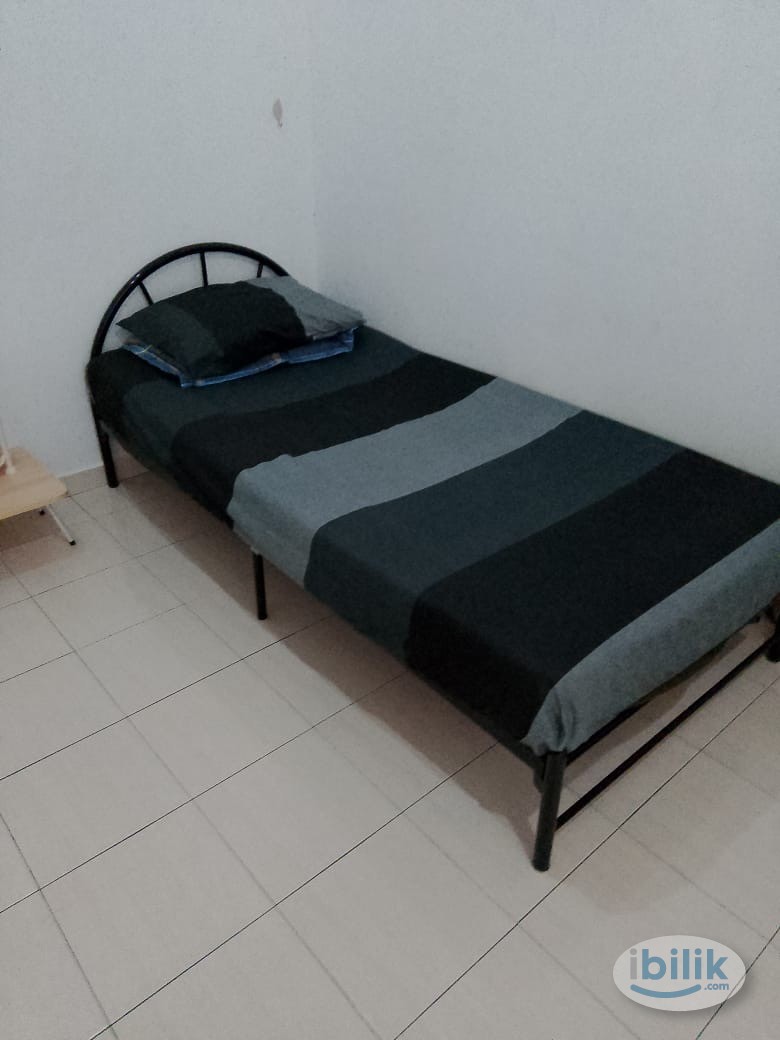 SINGLE ROOM MEDIUM with BATHROOM - Image 1
