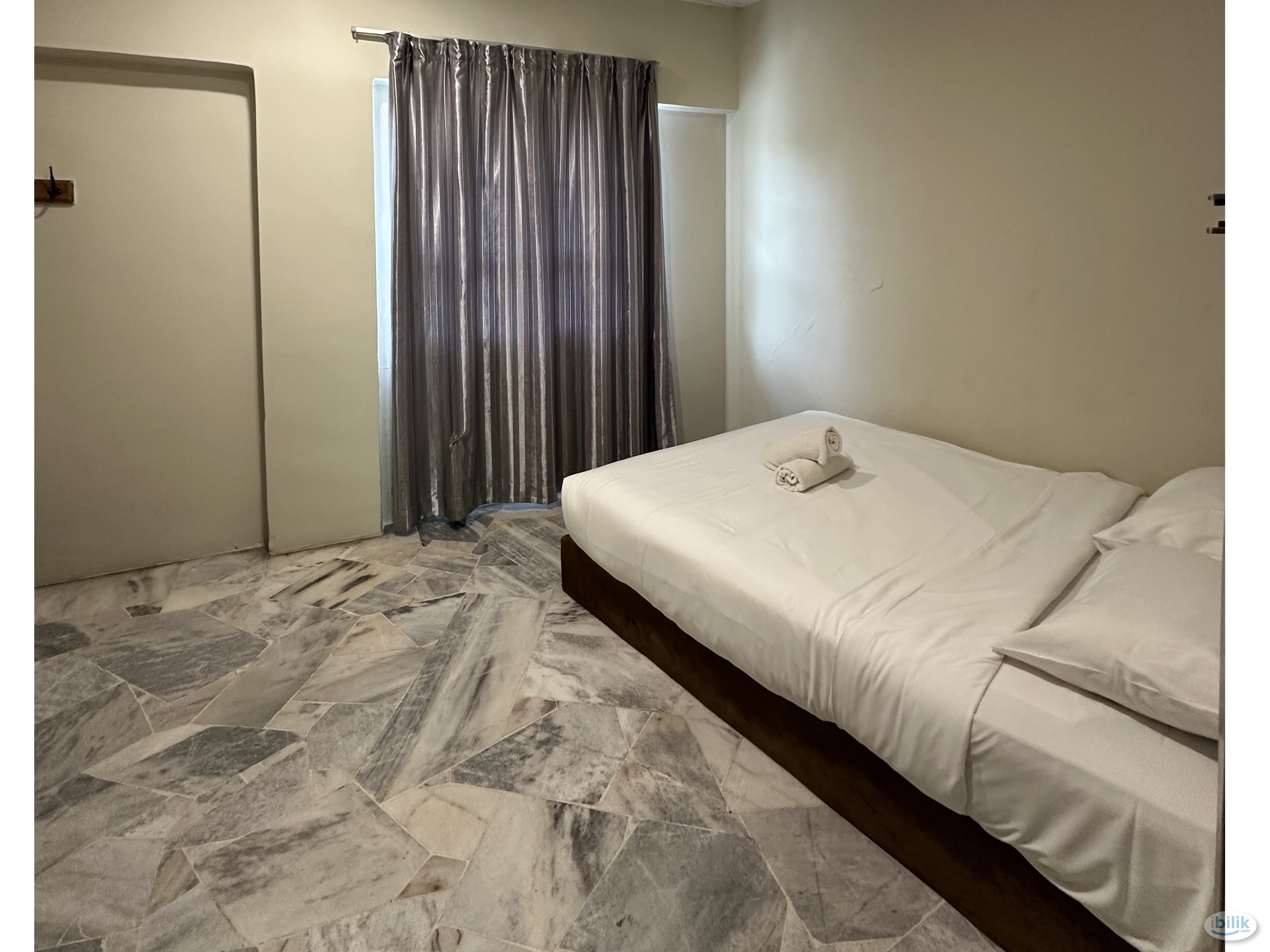🌵☀️ SPACIOUS ROOM NEAR THE MINES 🚊 MOVE IN IMMEDIATELY WITH ZERO DEPOSIT - Image 1