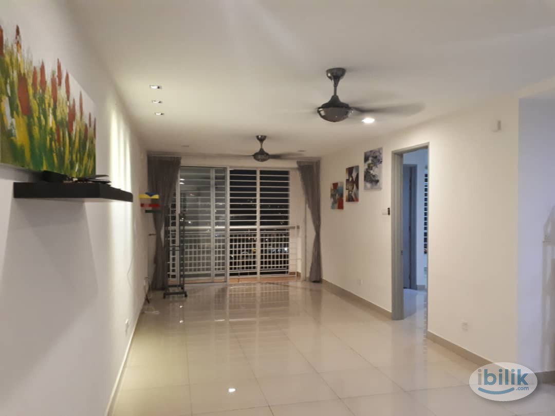 Balcony attached Middle Room at Suasana Lumayan, Bandar Sri Permaisuri - Image 3