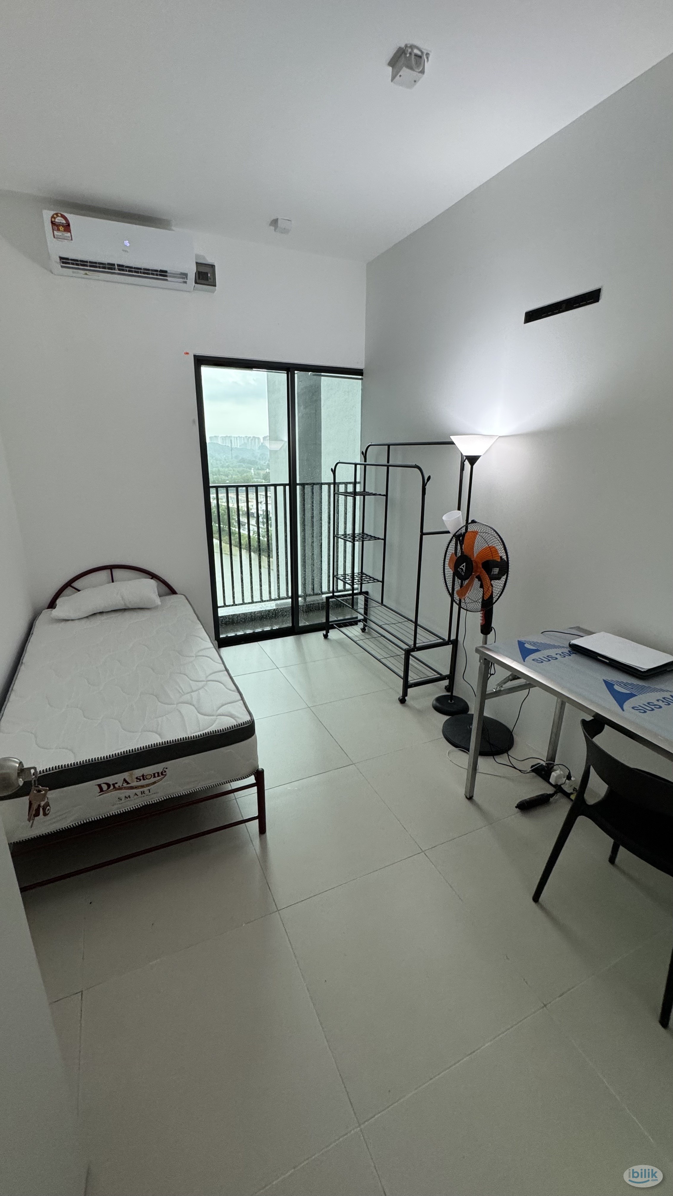 Middle Room (Single bedded) at Casa Embun Apartment@Cybersouth, Dengkil - Image 1