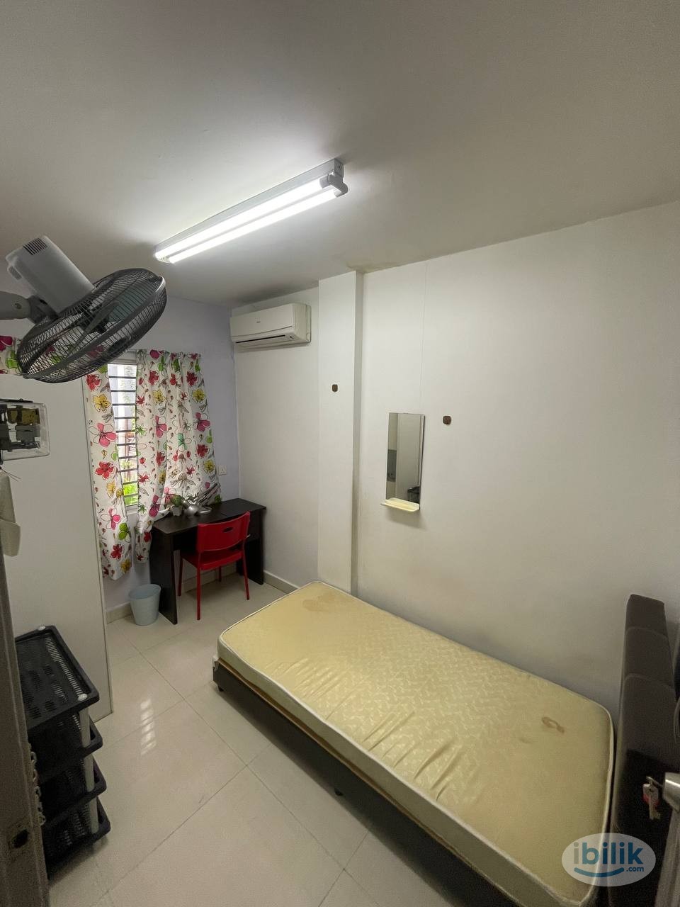 Free Wifi + Water, Big Window Single Room at PJS 7, Bandar Sunway - Image 1