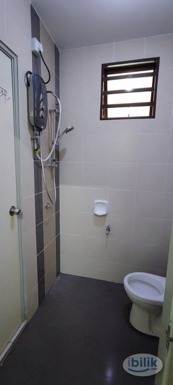 Utilities Fees included Air-Cond Middle Room near Ipoh Town - Image 2