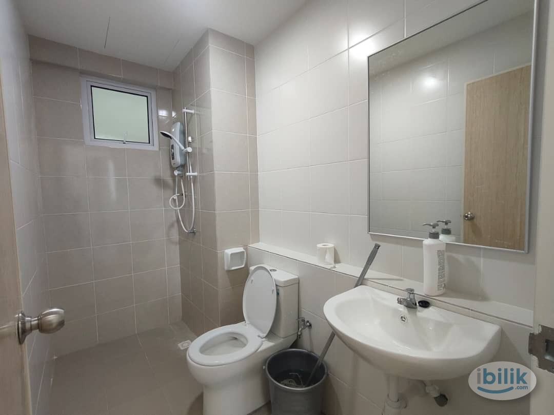 Middle Room at Havana Beach Residences, Bayan Lepas - Image 1