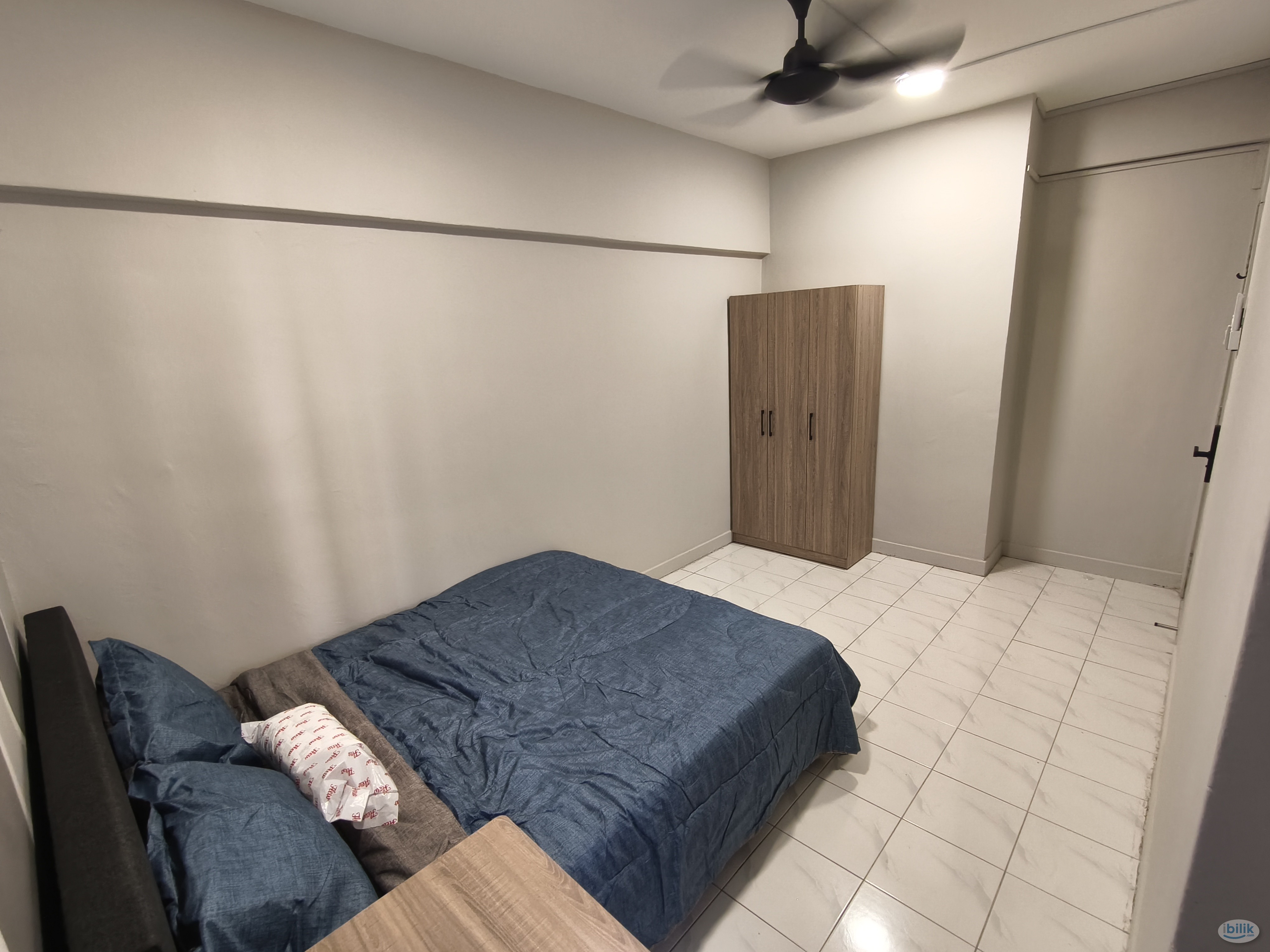 Middle Room at D'Aman Crimson, Ara Damansara - Image 1
