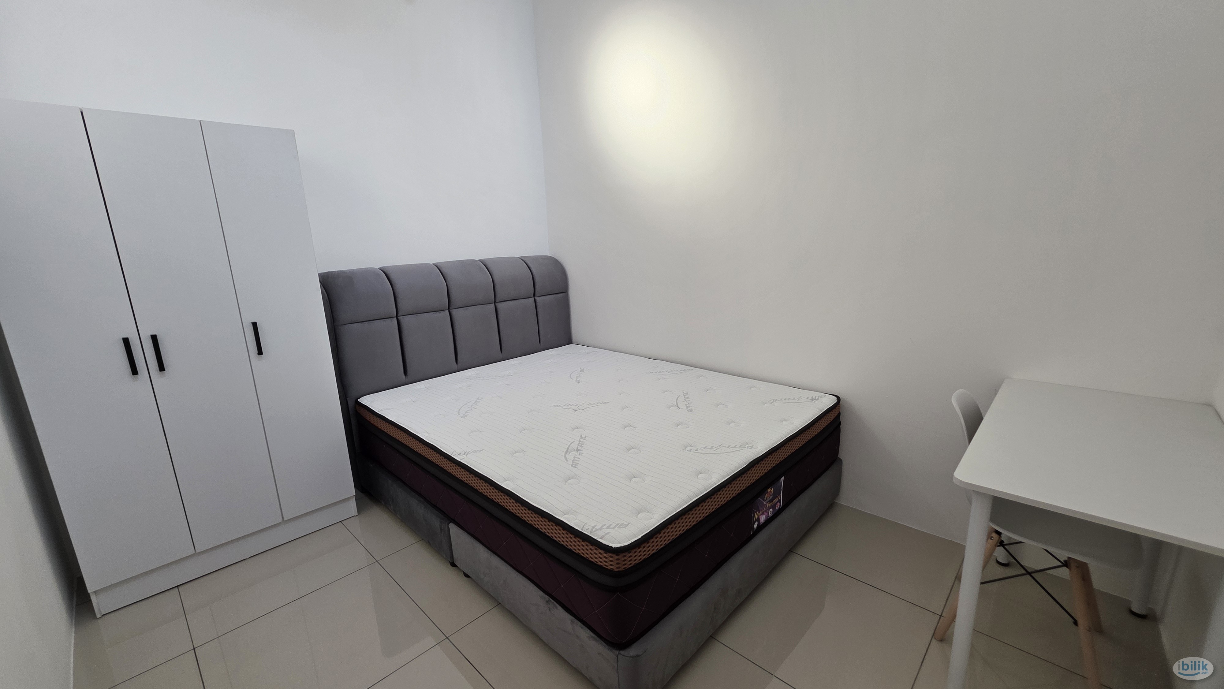 Middle Room at Ipoh, Perak - Image 1
