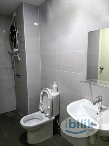 Middle Room at Vista Alam, Shah Alam - Image 3