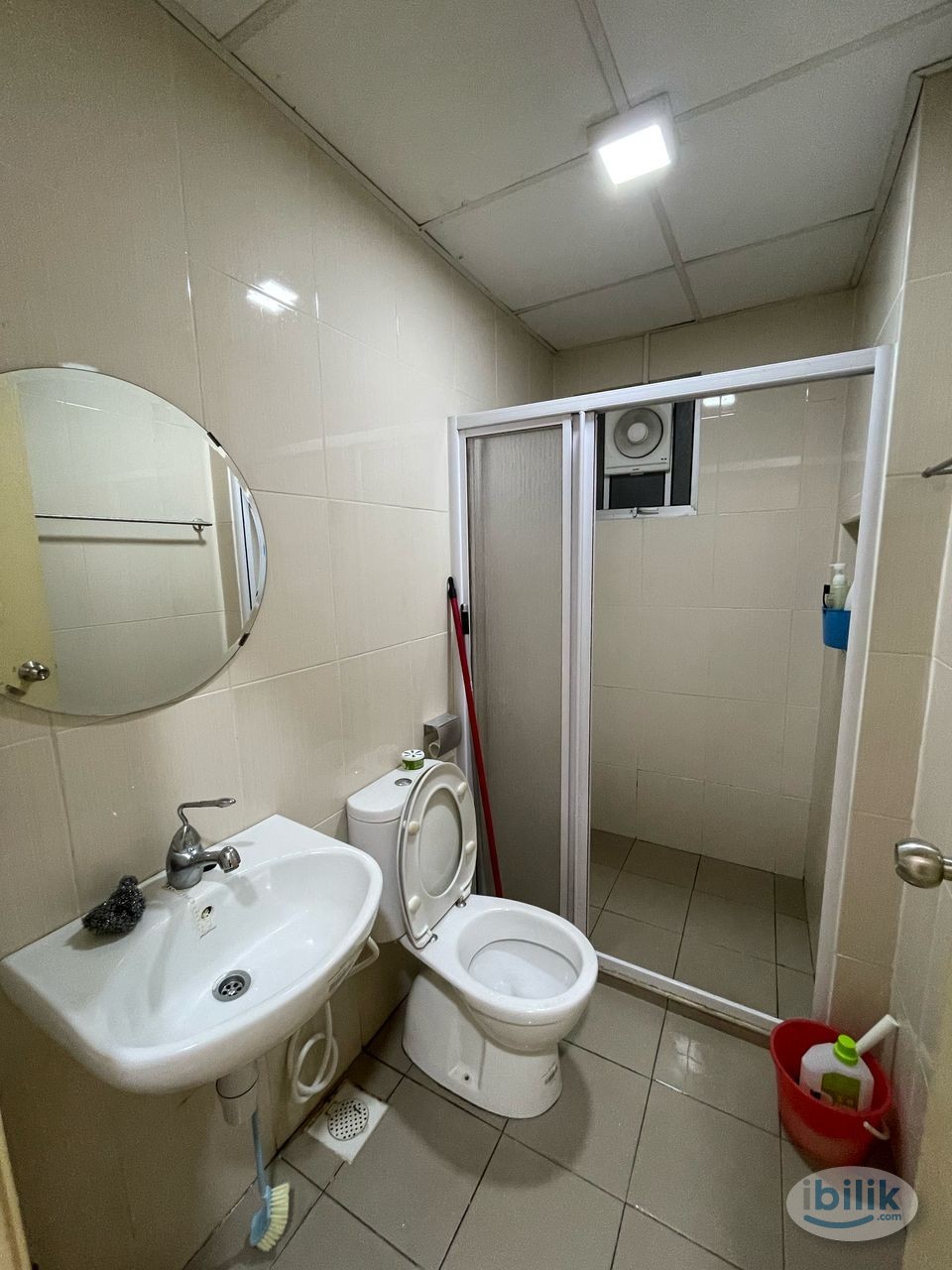 Middle Room at OUG Parklane, Old Klang Road - Image 4