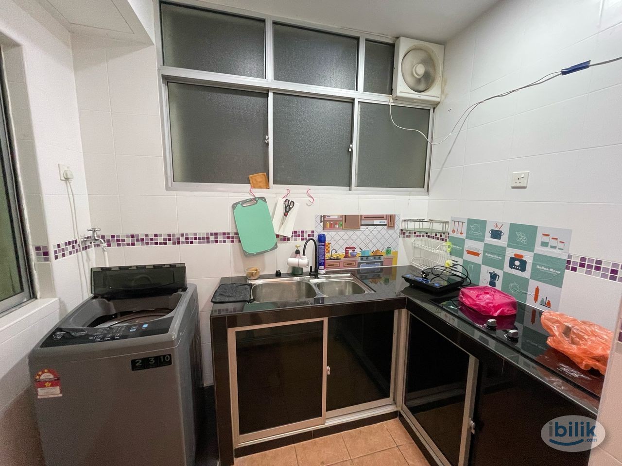 Middle Room at OUG Parklane, Old Klang Road - Image 5