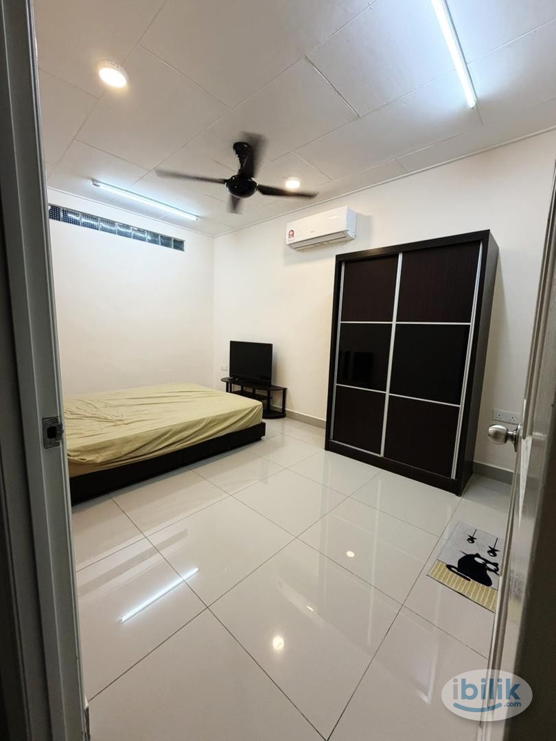 Master Room at Bayan Baru, Penang - Image 1