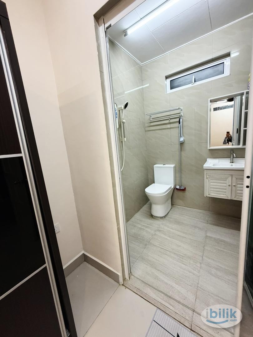 Master Room at Bayan Baru, Penang - Image 2