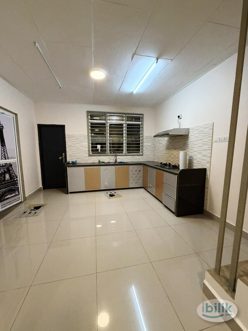 Master Room at Bayan Baru, Penang - Image 4