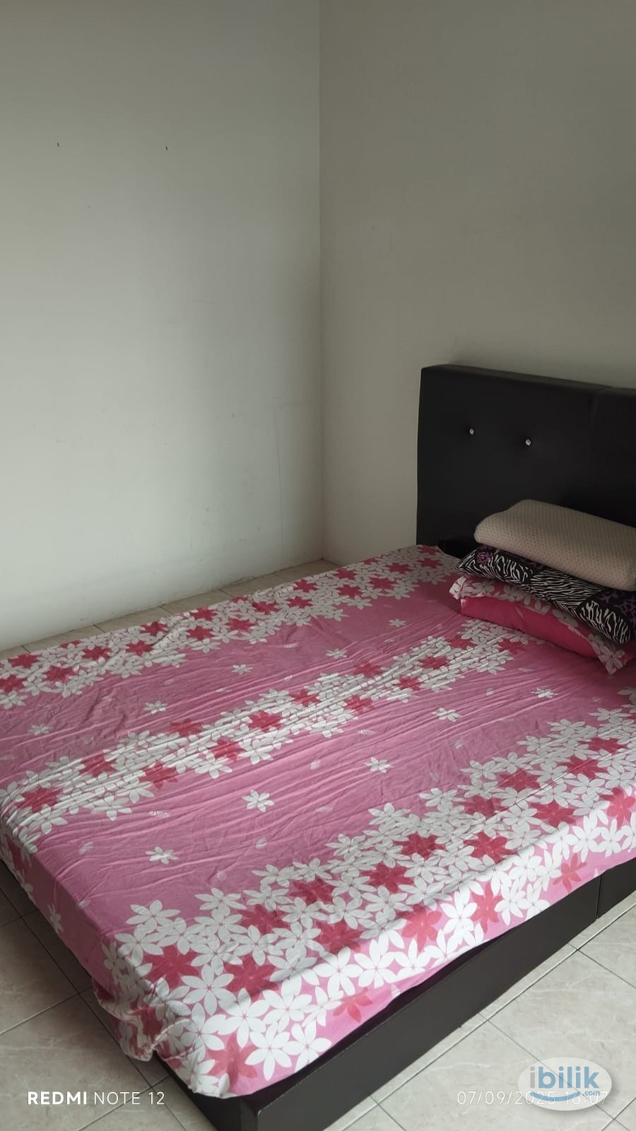 Nice Middle room for rent @ Millennium Square, PJ. 5 mins walk to LRT - Image 1