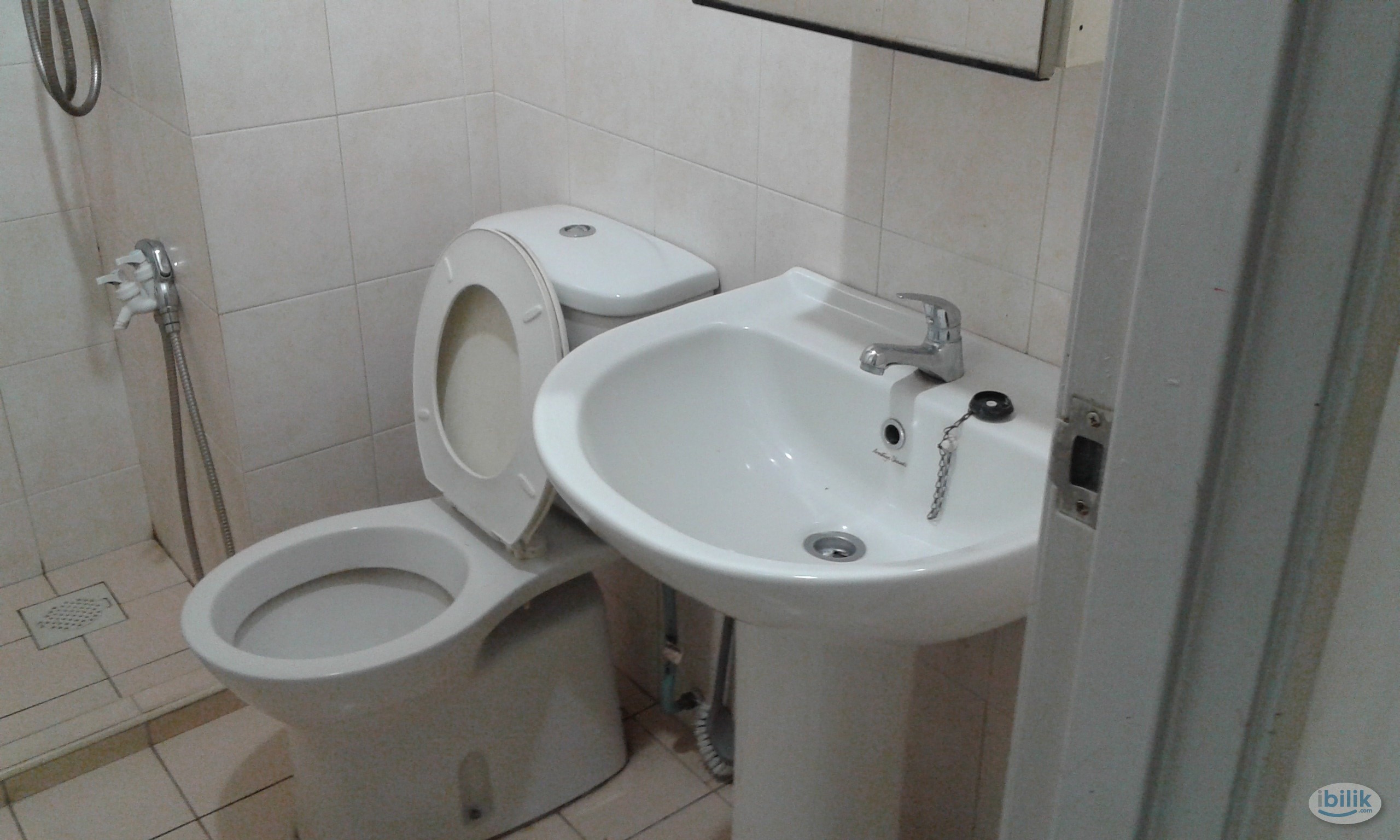 Nice Middle room for rent @ Millennium Square, PJ. 5 mins walk to LRT - Image 5