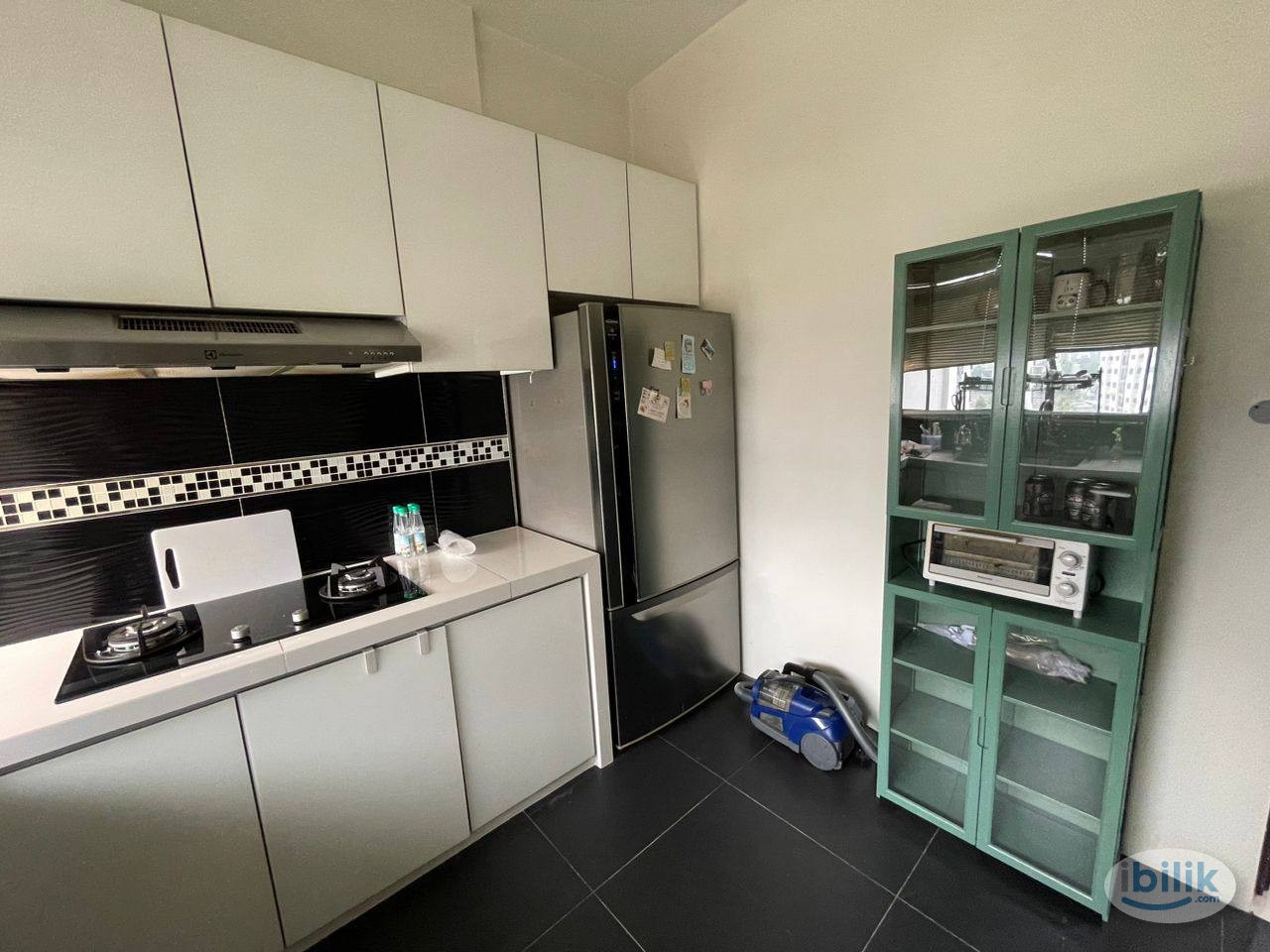 Middle Room at Putra Place, Bayan Indah (Included Electricity and Internet) - Image 3