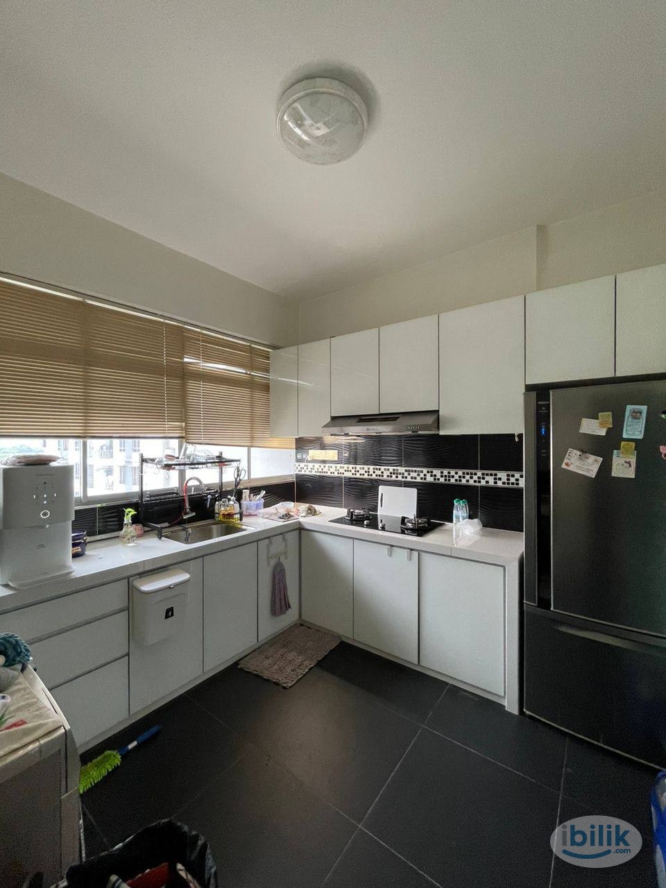 Middle Room at Putra Place, Bayan Indah (Included Electricity and Internet) - Image 4
