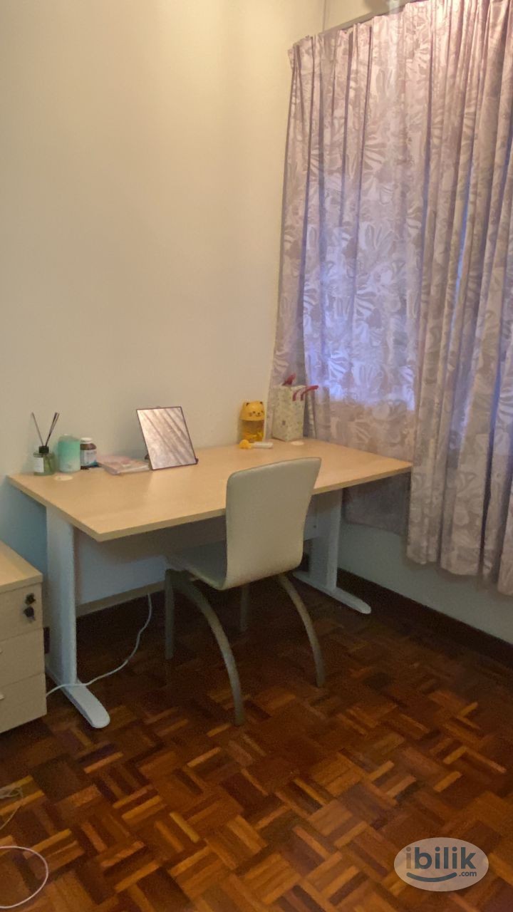 Middle Room at Bandar Utama 4, 3 mins to 1 Utama, 1st Avenue - Image 4