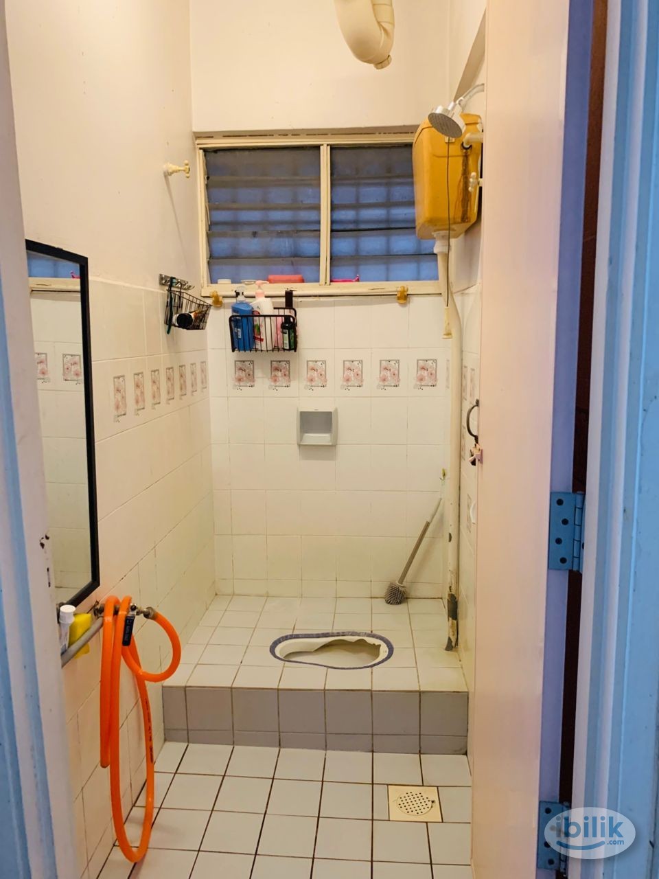 Single Room at Makmur Apartment, Bandar Sunway - Image 4