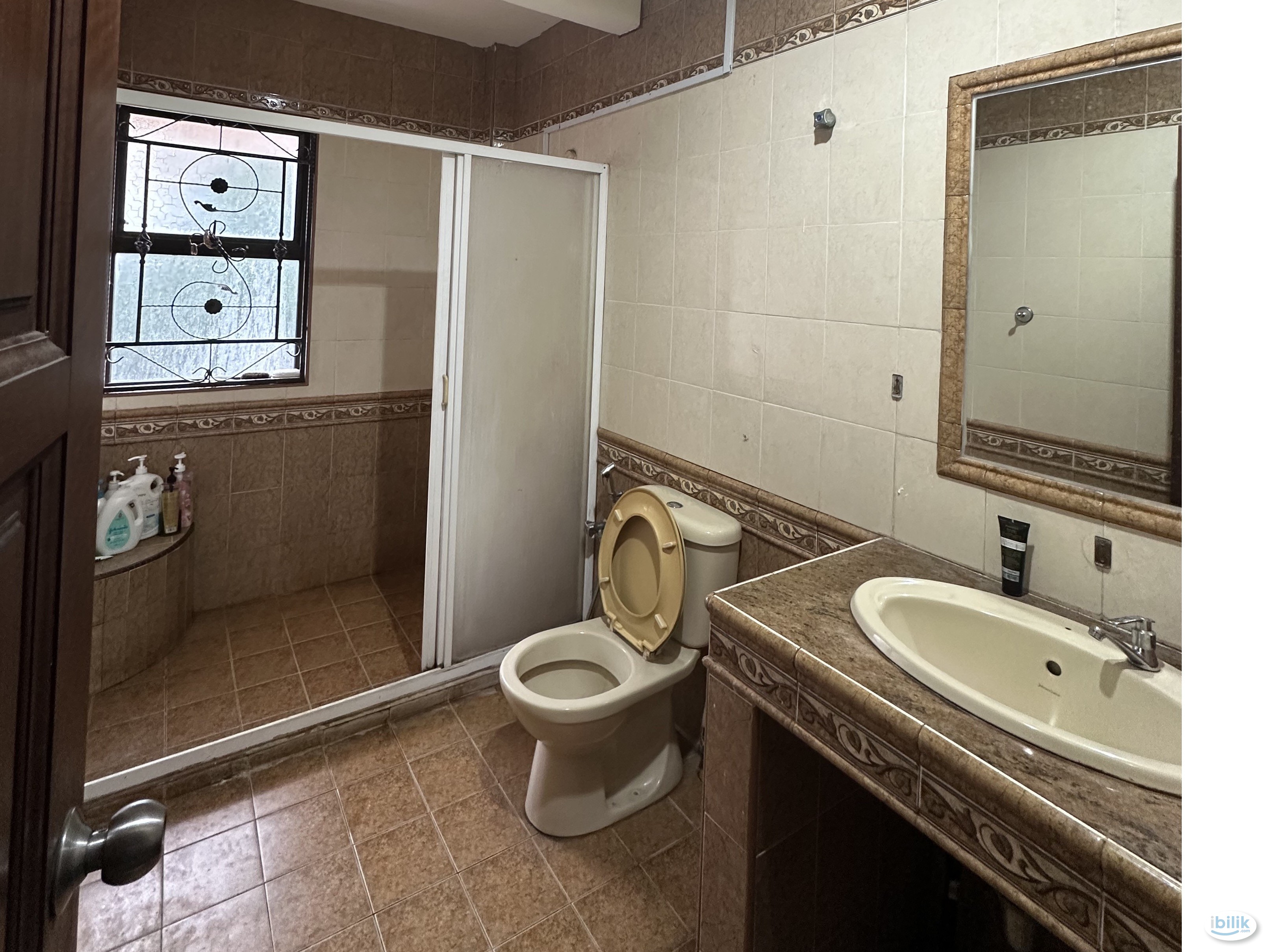 ‼️🚶‍♀️SPACIOUS ROOM NEAR LRT SS18🚊‼️ MOVE IN IMMEDIATELY WITH ZERO DEPOSIT ‼️ - Image 2