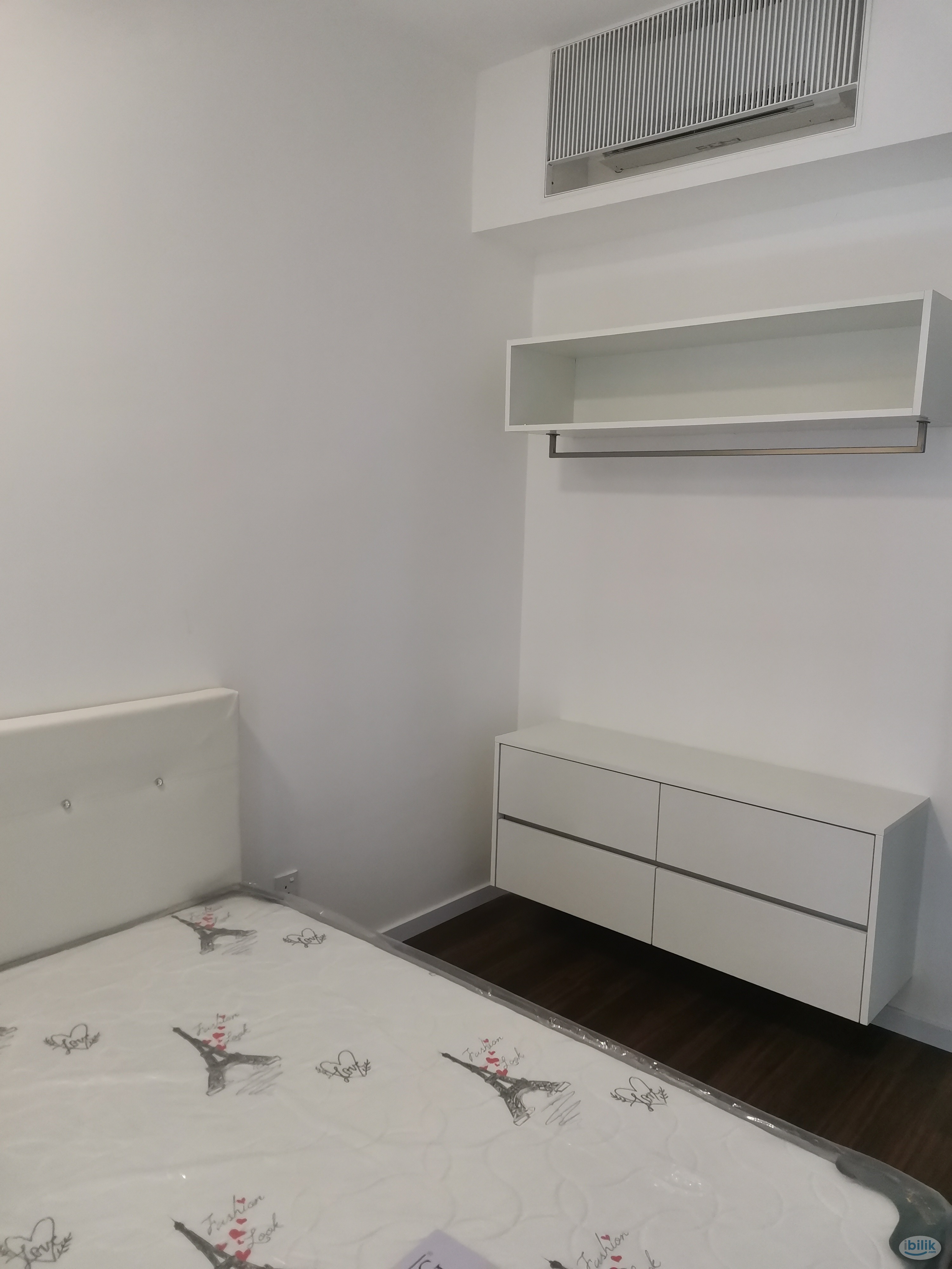 Vertu Resort Condo Aircond middle room include utilities share bathroom MIX GENDER - Image 2