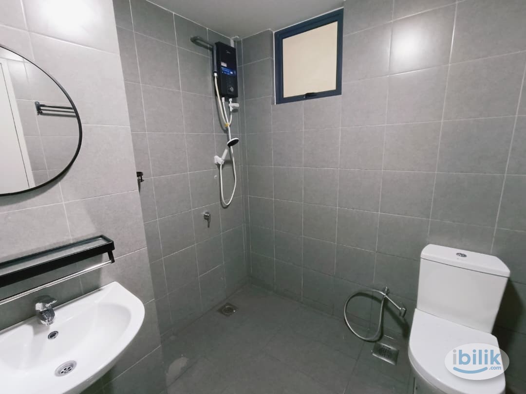 Master Room at Casa Embun, Cybersouth, Dengkil - Image 5