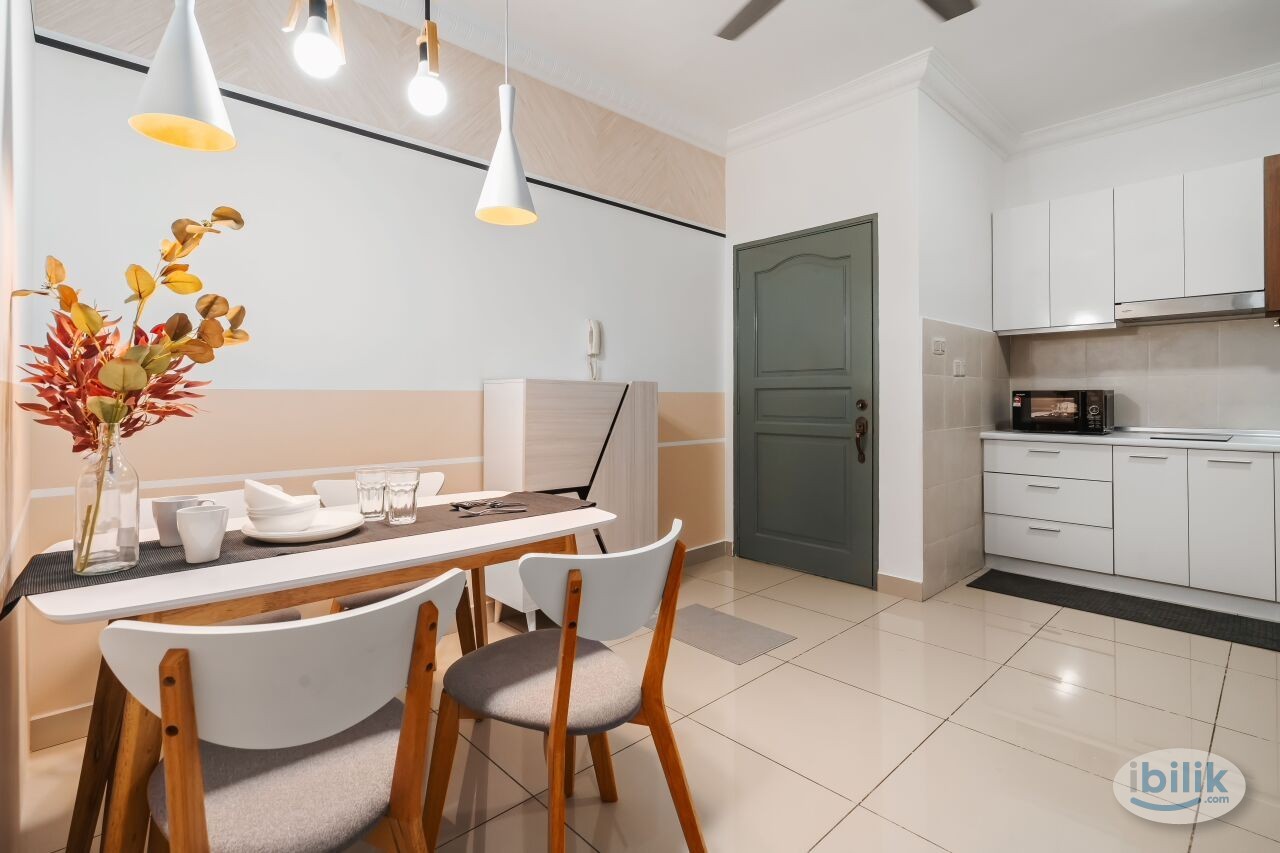 Female middle room, fully furnished, inc utility, near train - Image 3