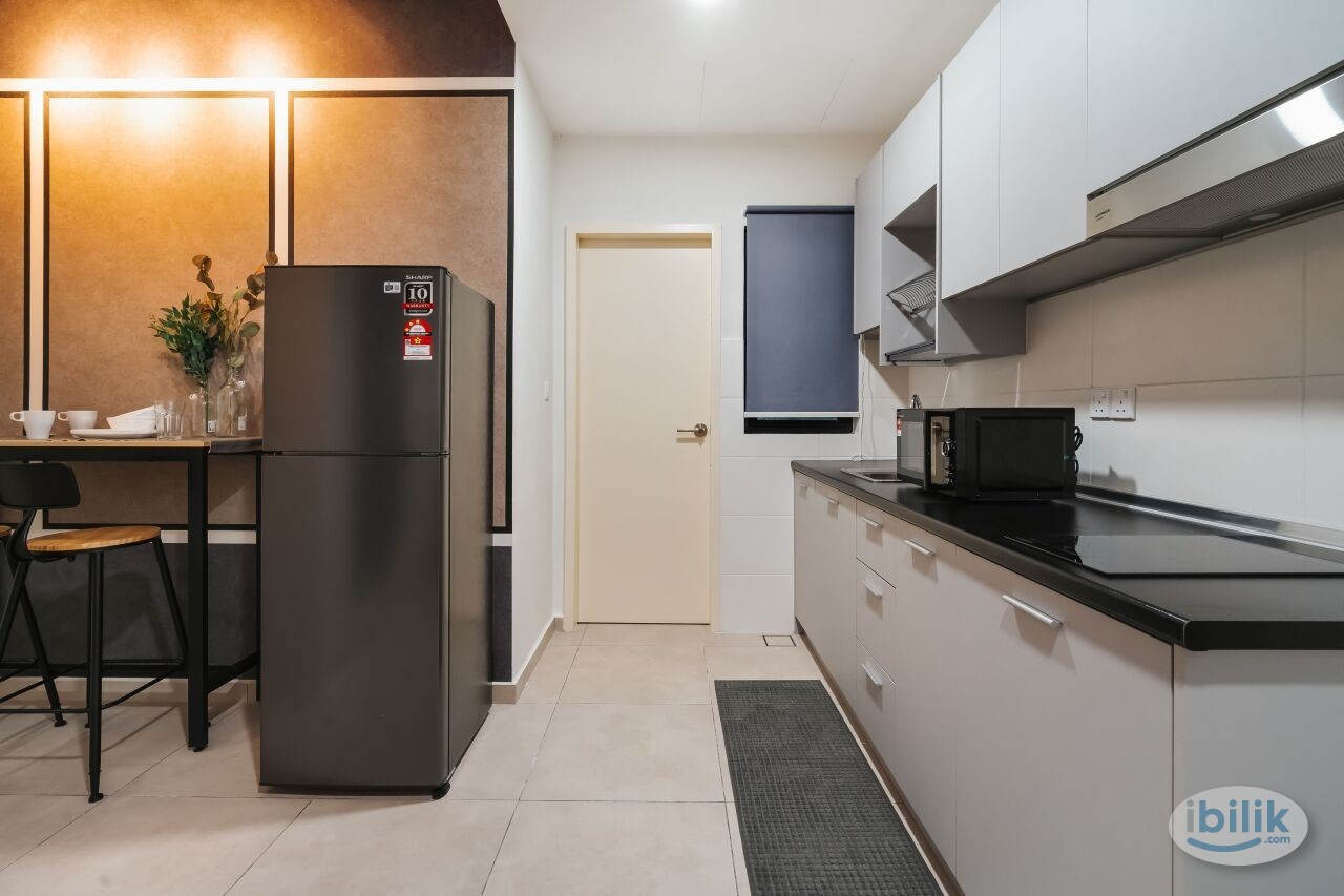 Small and budget friendly room near train, fully furnished - Image 3