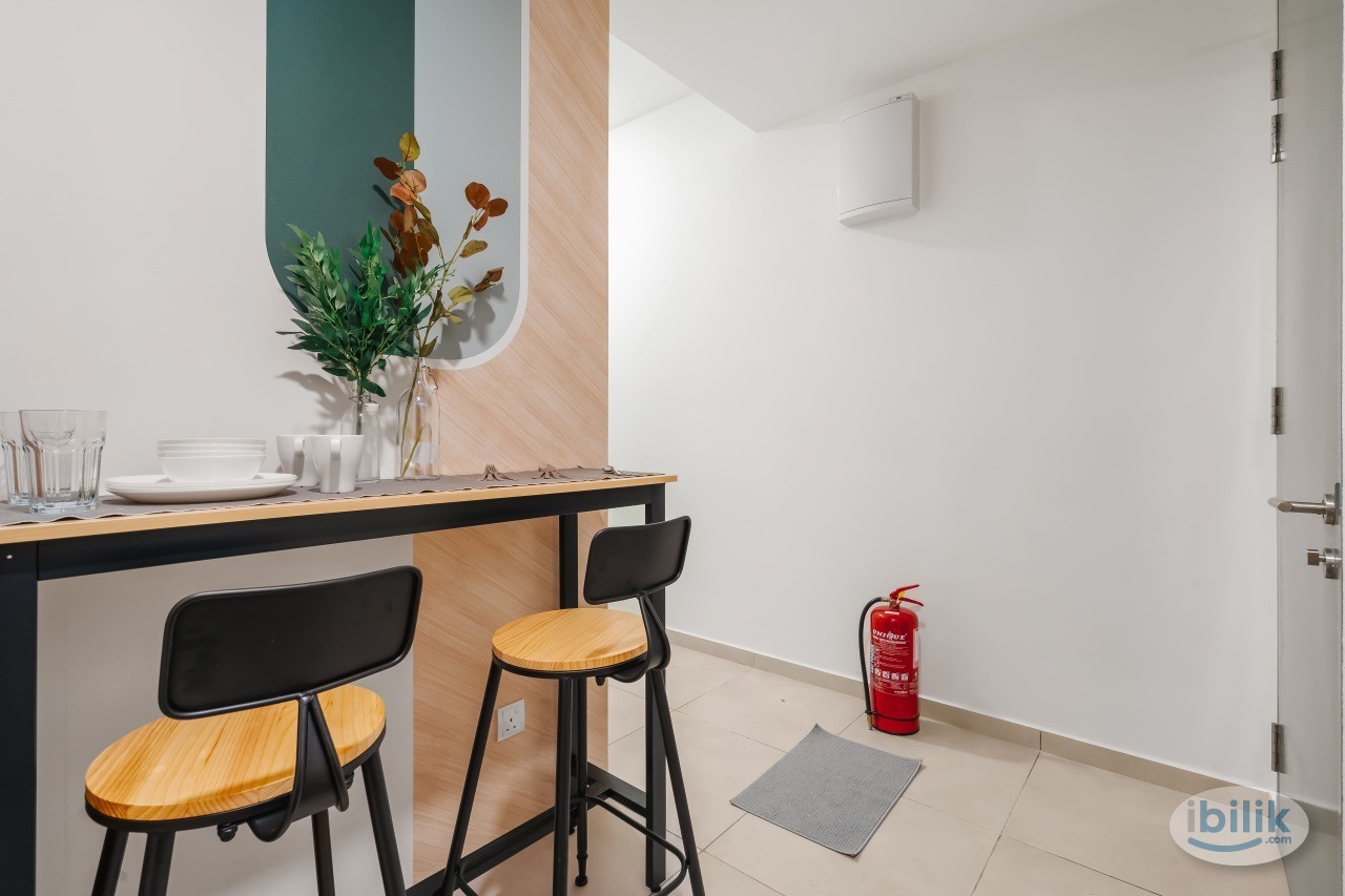 Single room; budget friendly, near train - Image 4