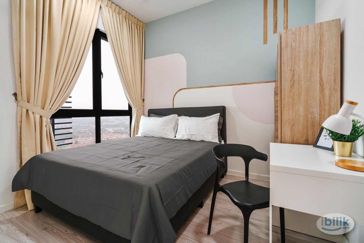 Spacious room, budget friendly, near MRT - Image 1