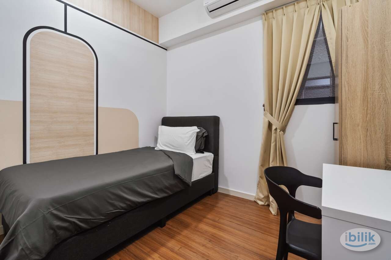 Single room, budget friendly for room near city center, fully furnished - Image 1
