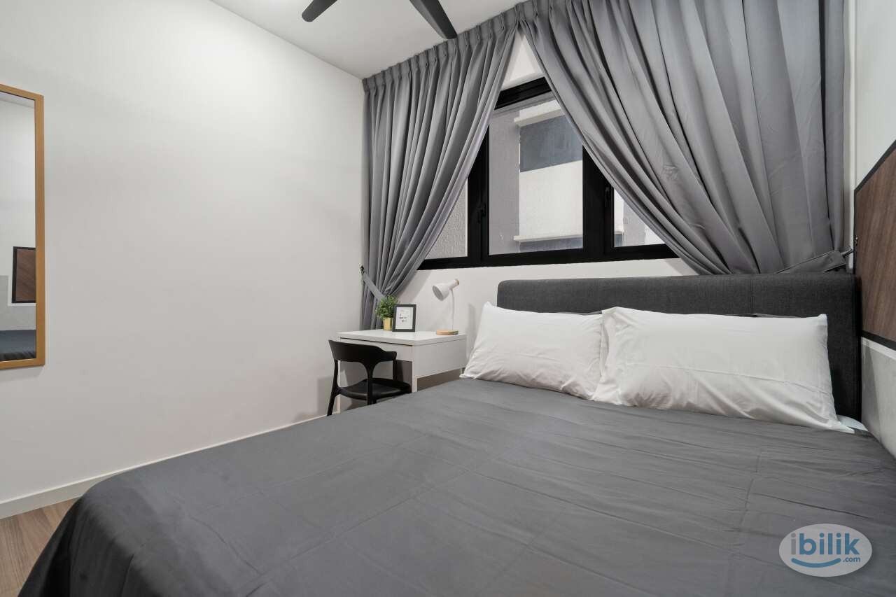 Middle room, queen bed, fully furnished, inc utility - Image 2