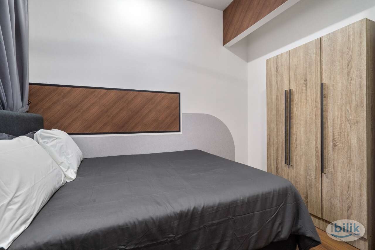 Middle room, queen bed, fully furnished, inc utility - Image 3