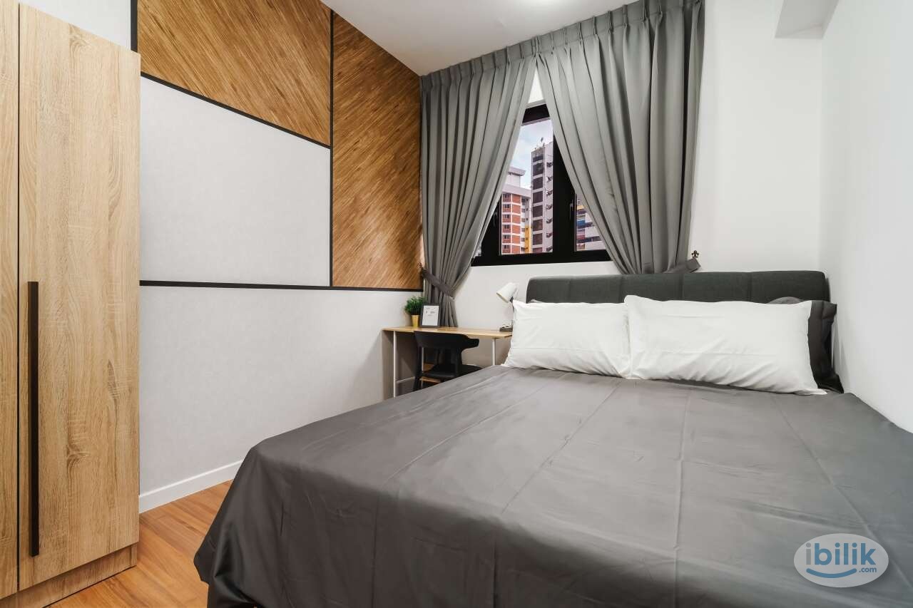 Female medium room, fully furnished, inc utility - Image 1