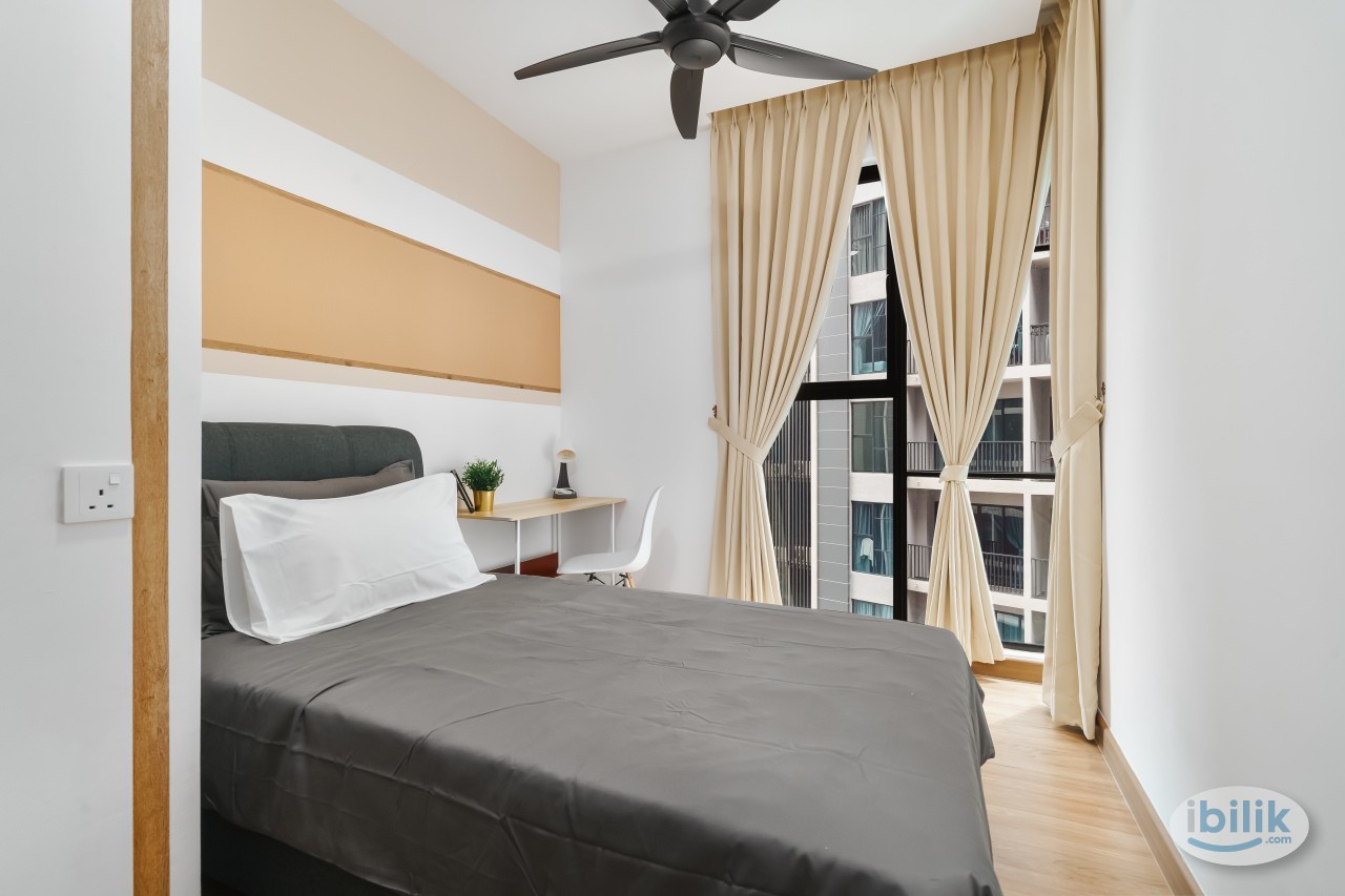 Medium room, big window, fully furnished - Image 1