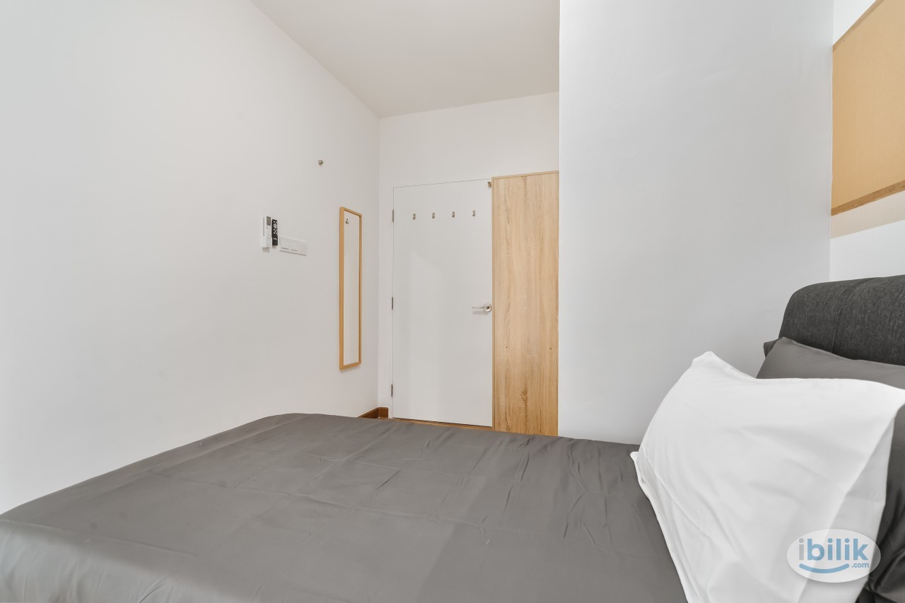Medium room, big window, fully furnished - Image 3