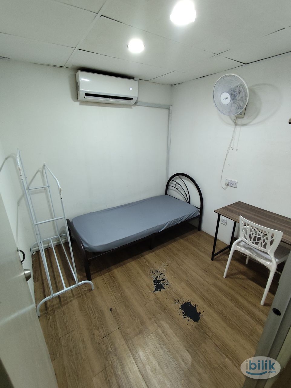 Walking Distance to Night Market, Single Room to Rent with Aircond Free Wifi - Image 1